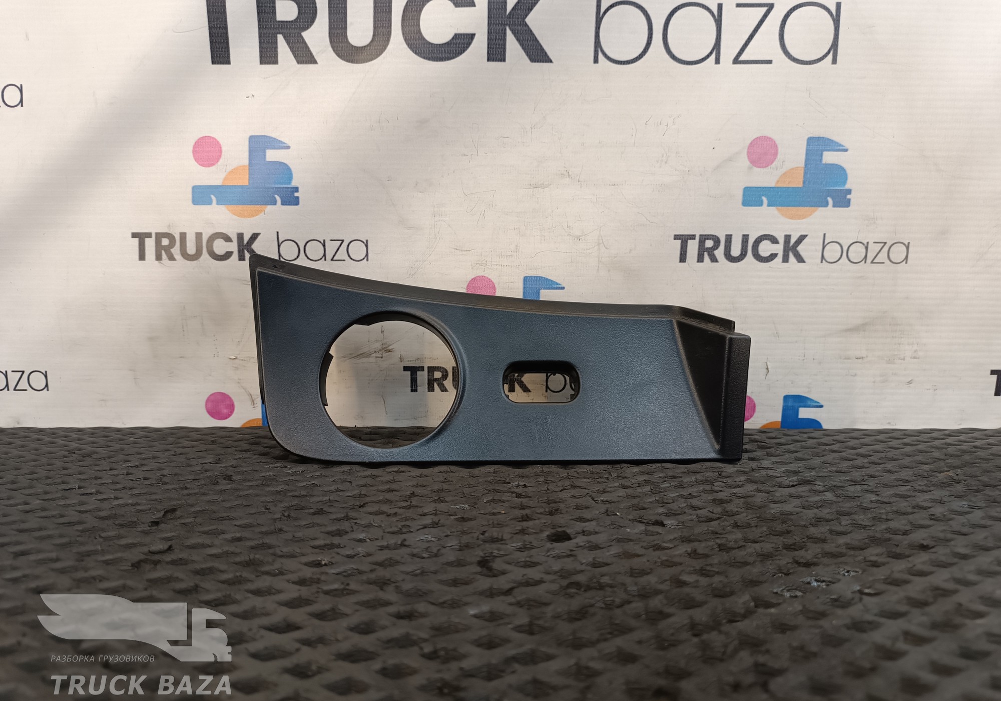 9406800439 Накладка панели приборов для Mercedes-Benz Axor II (с 2004 по 2010)