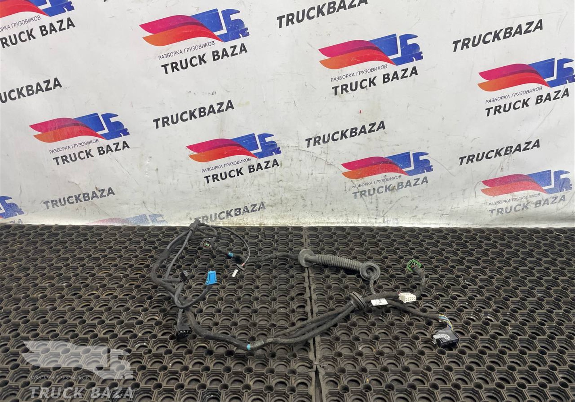 18114189 Проводка двери левой для Mercedes-Benz Actros MP3 (с 2008)