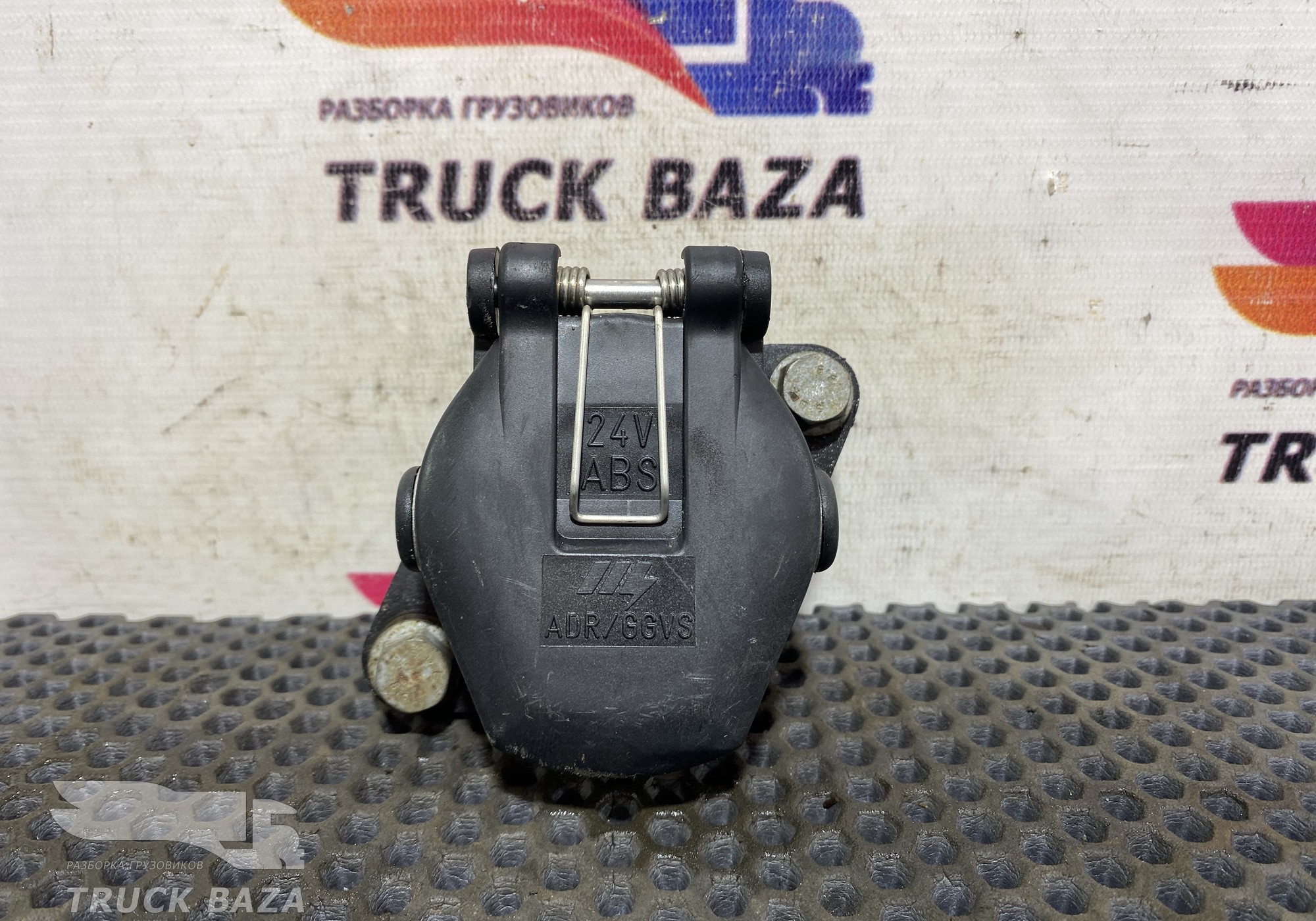 81254326042 Корпус розетки для Iveco EuroTech