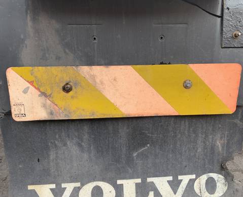 20478324 Светоотражатель для Volvo FH