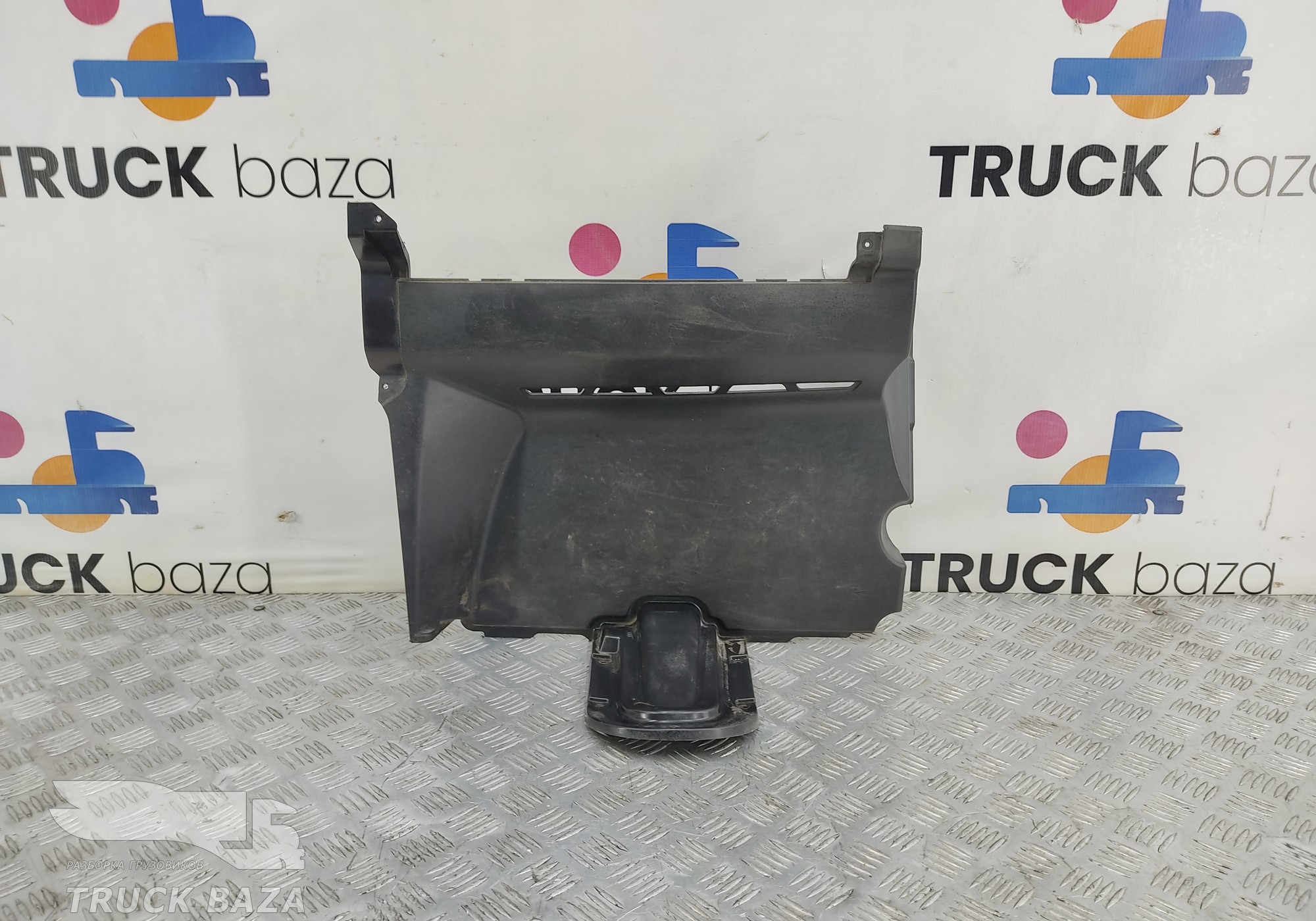 81614706012 Накладка торпедо для Man TGM I (с 2005 по 2008)