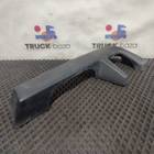 82573246 Ручка держатель жабо левая для Renault T (с 2013)