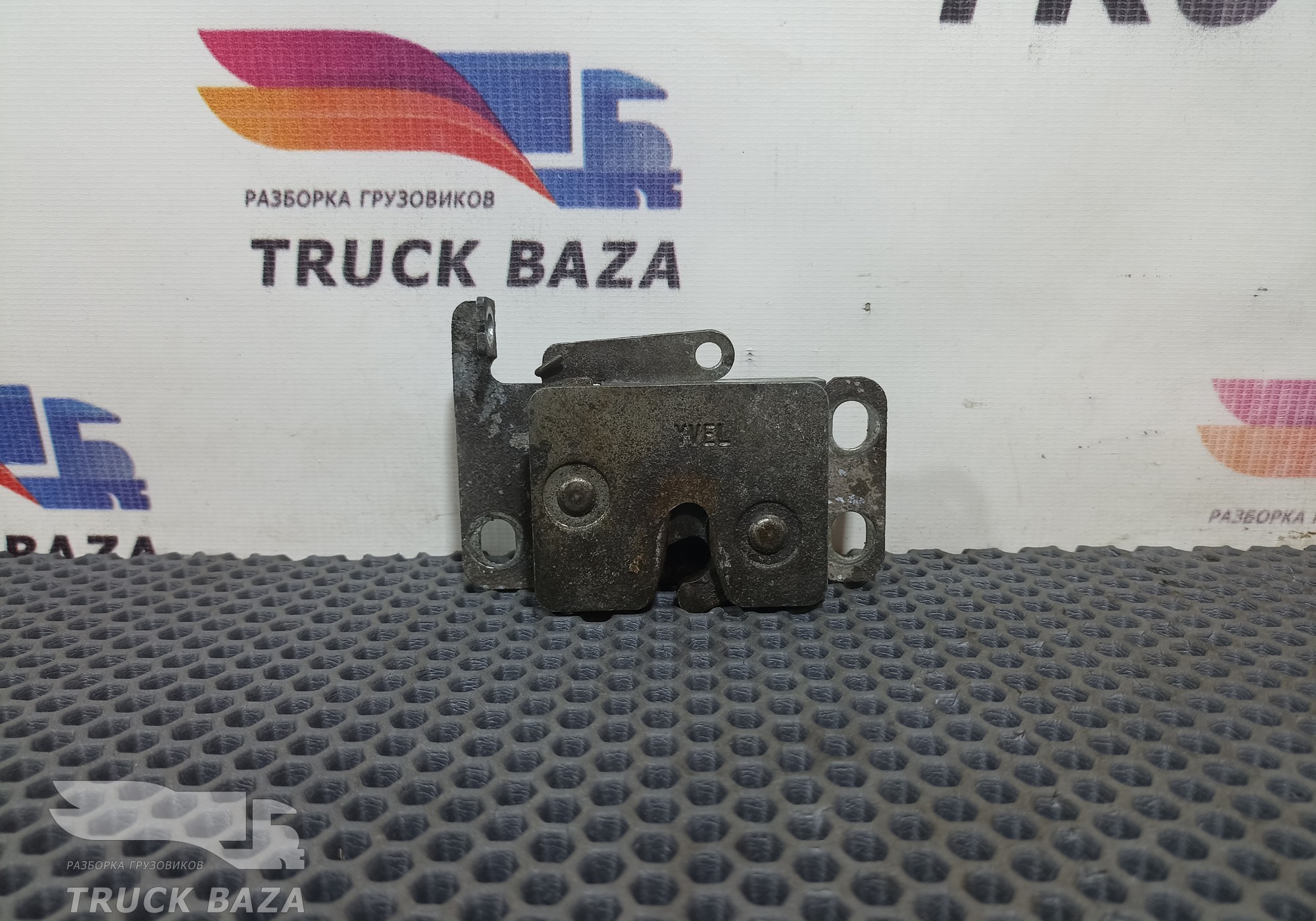 20467158 Замок бардачка левый для Volvo FH 2 (с 2002 по 2008)