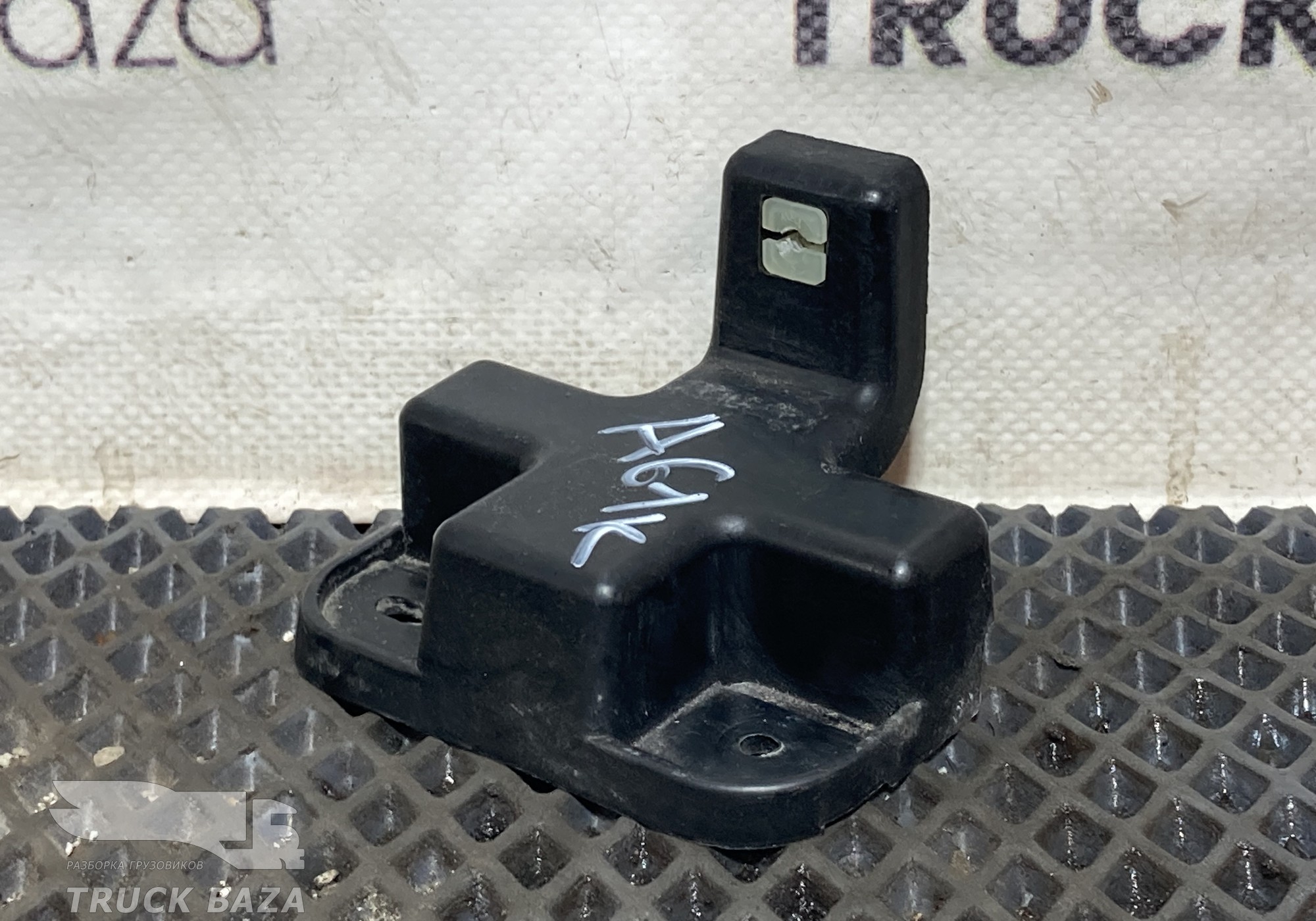 9606880014 Крючок для одежды для Mercedes-Benz Actros New Actros MP4 (с 2011)