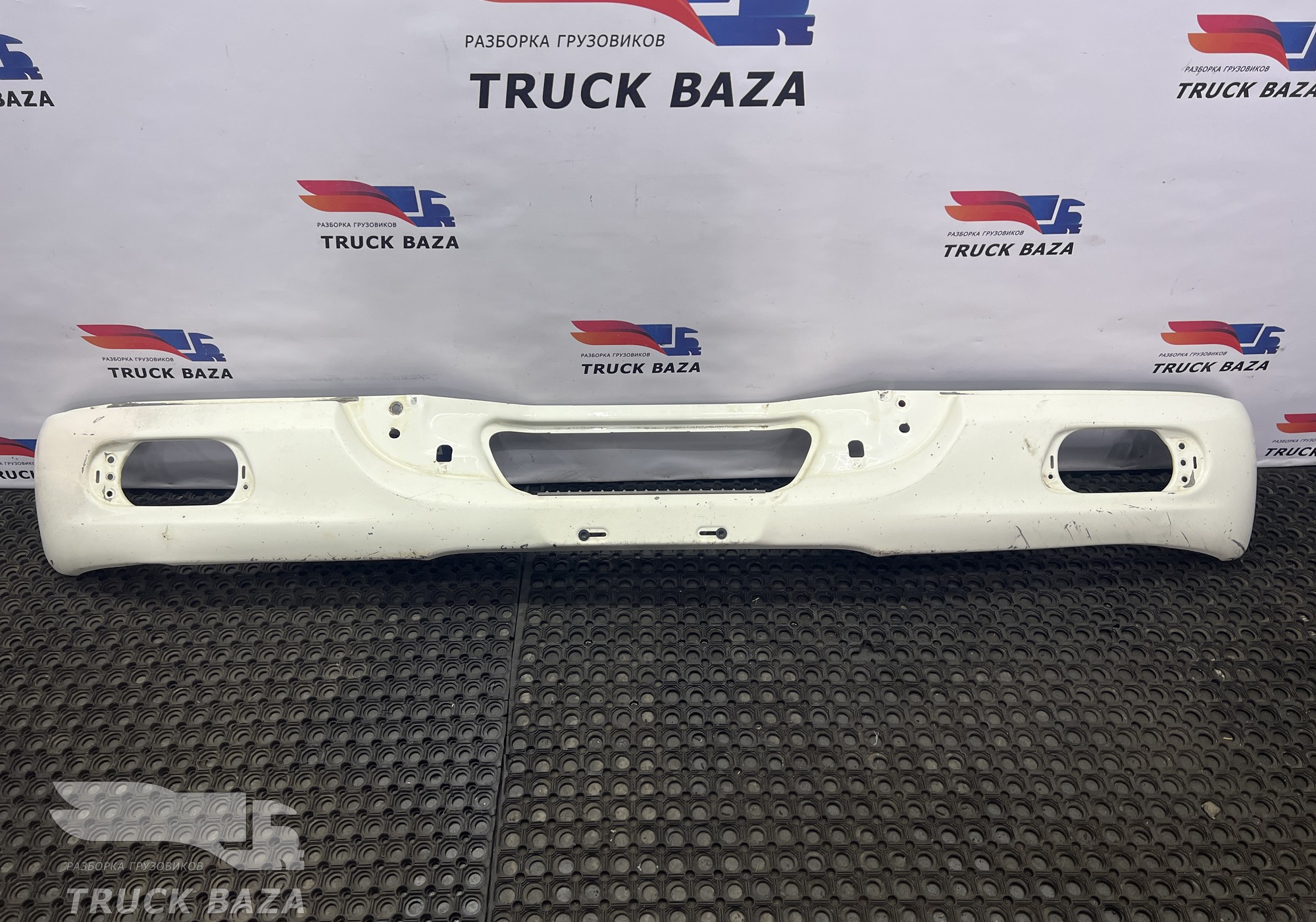 1825008 Бампер передний для Daf XF105 (с 2005)