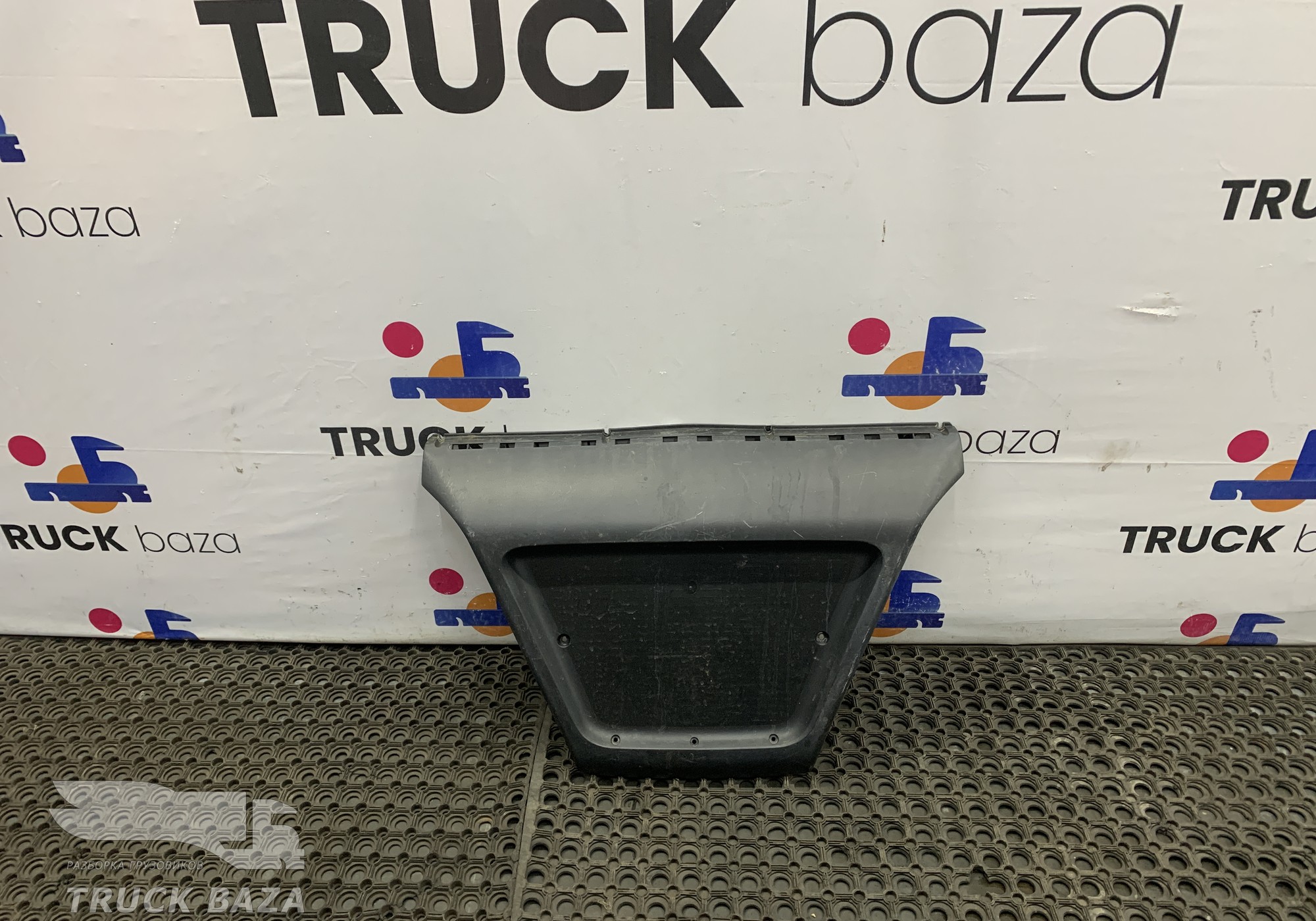 1304865 Накладка на торпедо для Daf XF105 (с 2005)