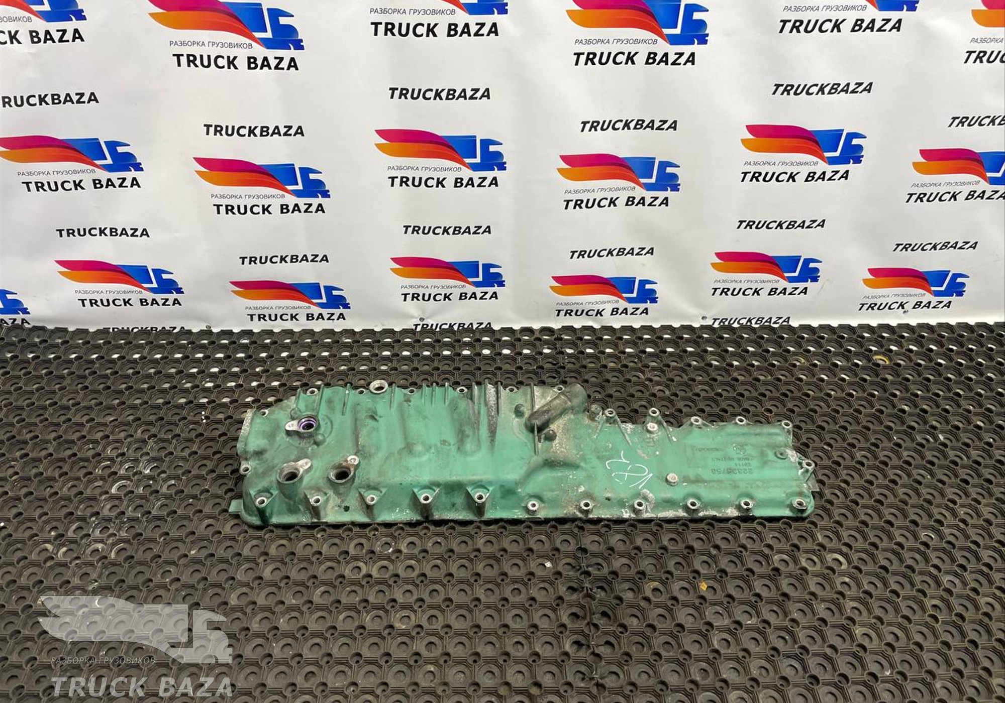 22328758 Крышка масляного радиатора для Volvo FH FH4 (с 2012 по 2021)
