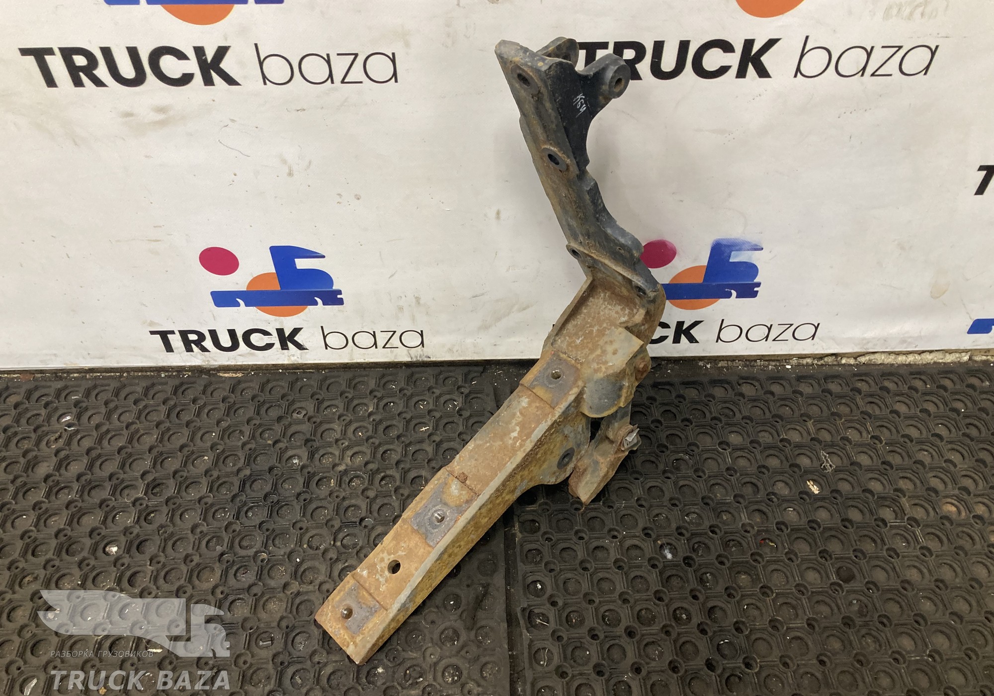 5490500202310 Кронштейн торсиона кабины правый