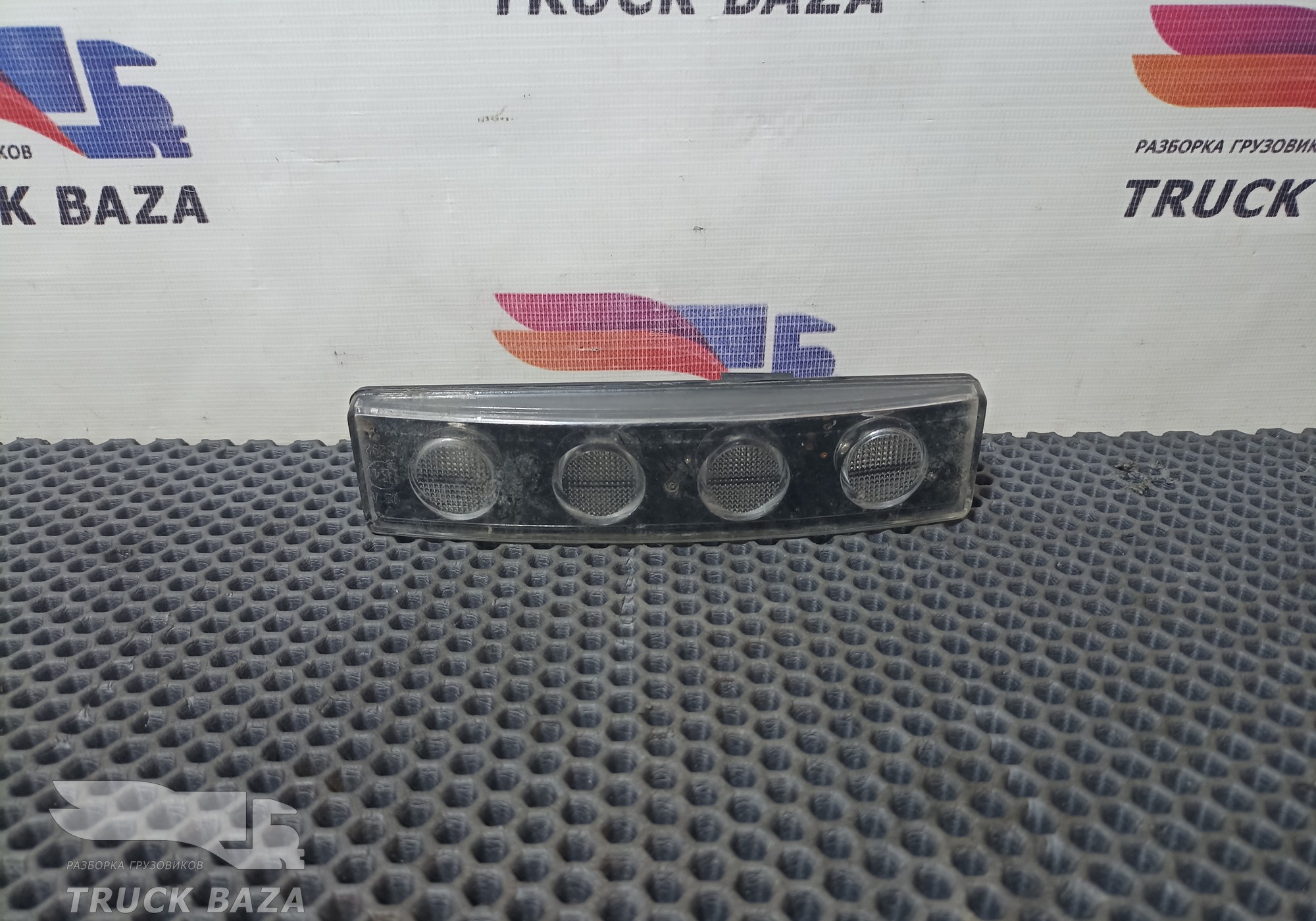 1910438 Габарит в козырек для Scania