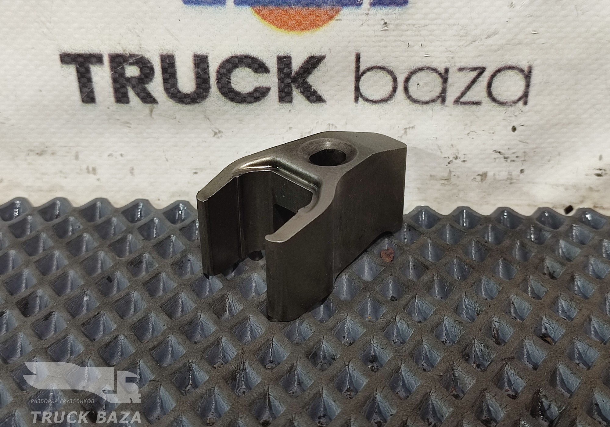 51101040065 Кронштейн форсунки топливной