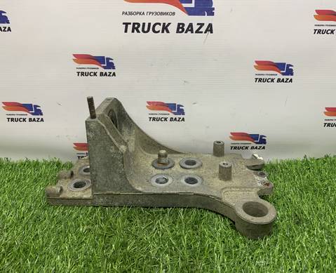 1735003 Кронштейн переднего бампера правый для Daf