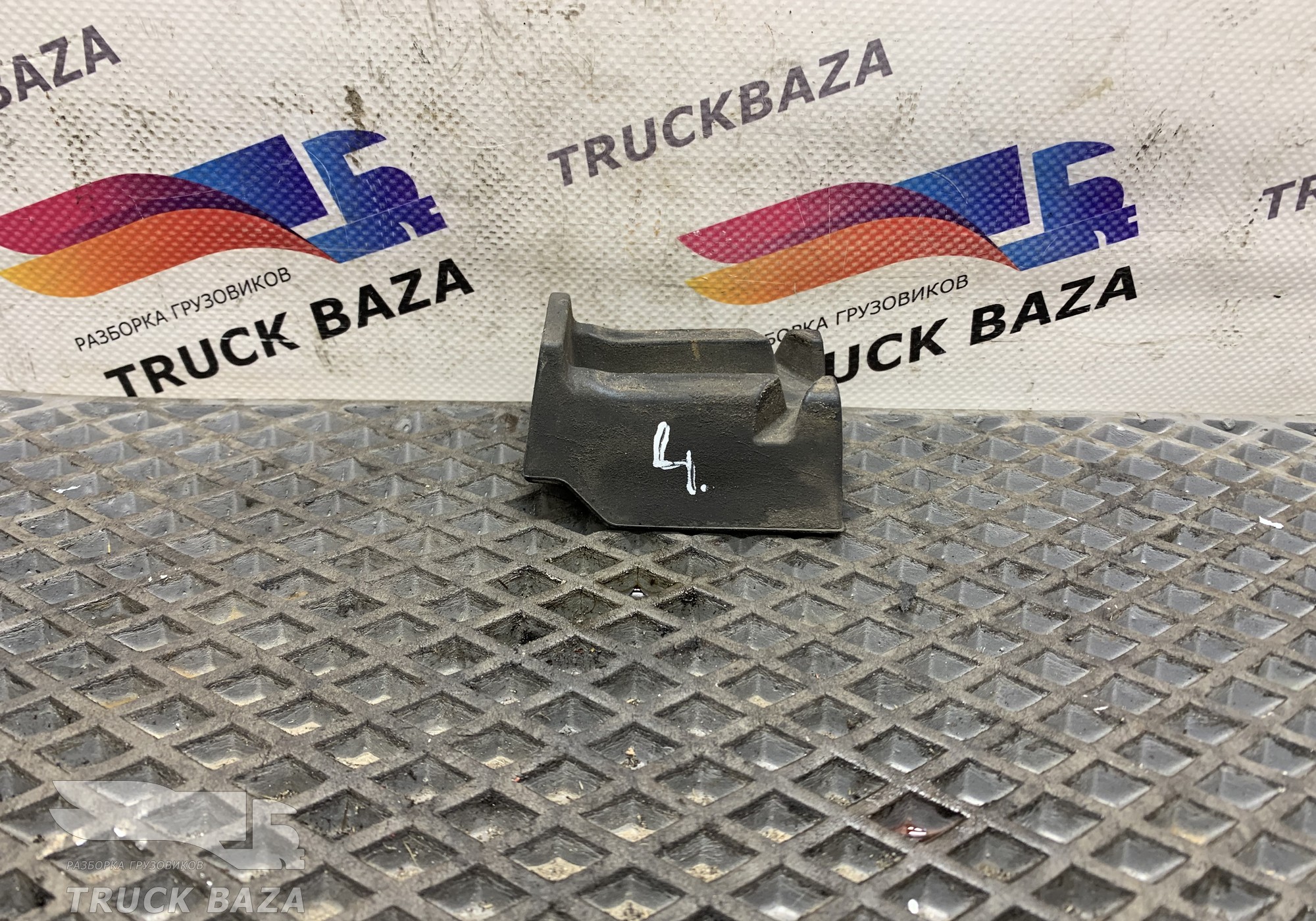 1692887 Подушка бака Adblue для Daf XF105