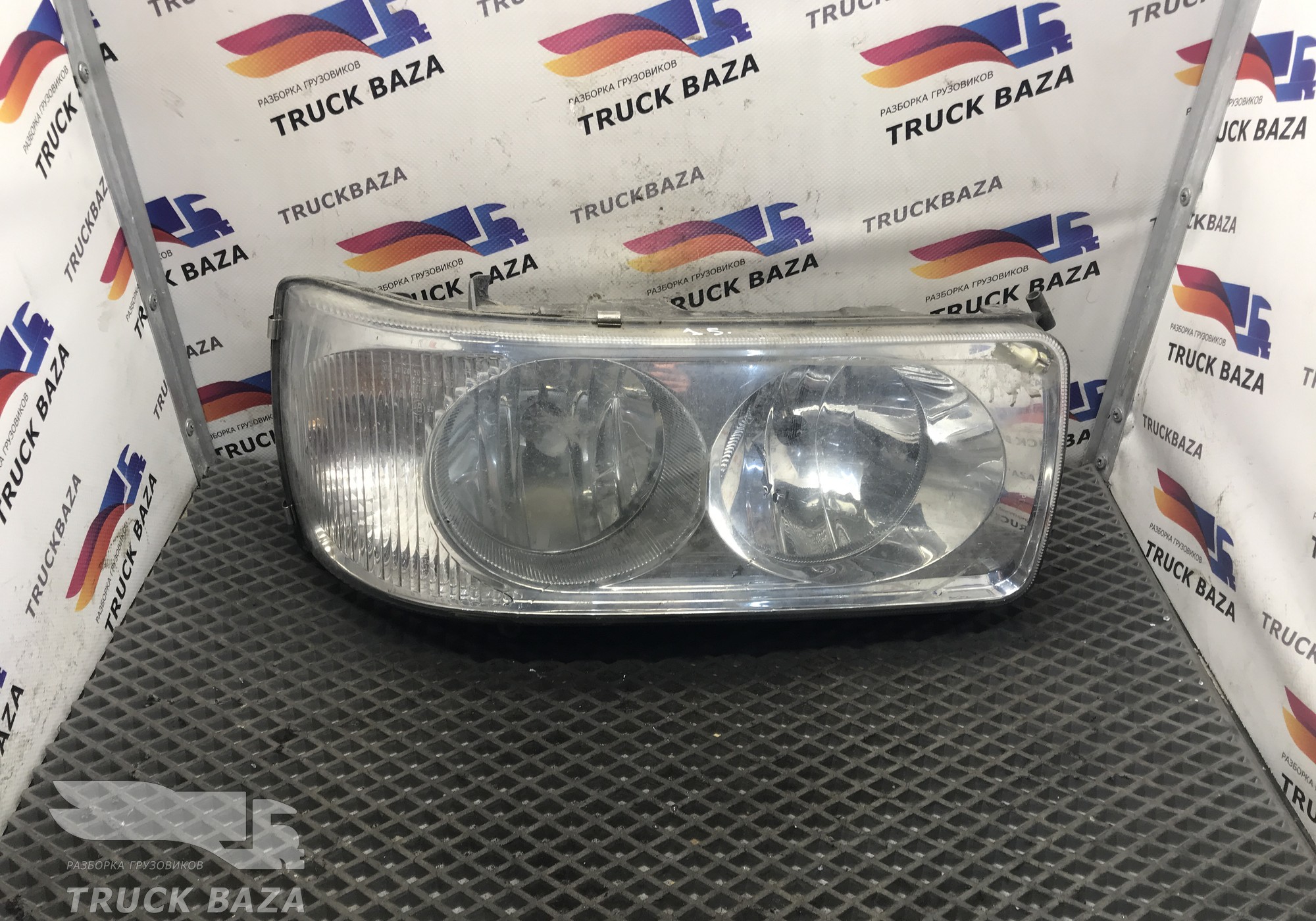 1832396 Фара левая для Daf