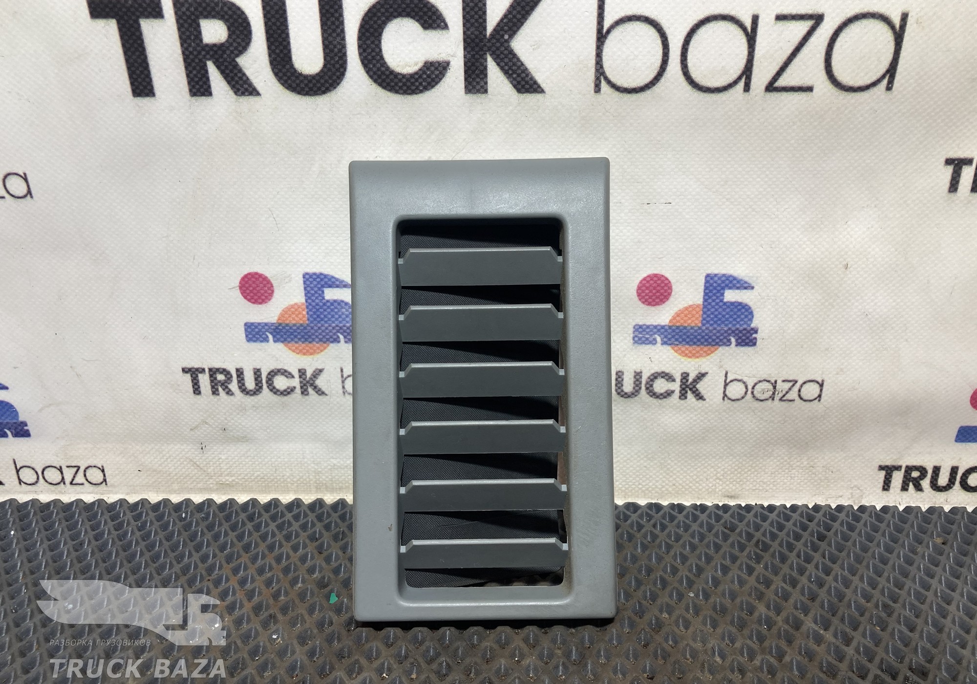 82396511 Дефлектор воздушный для Renault T (с 2013)