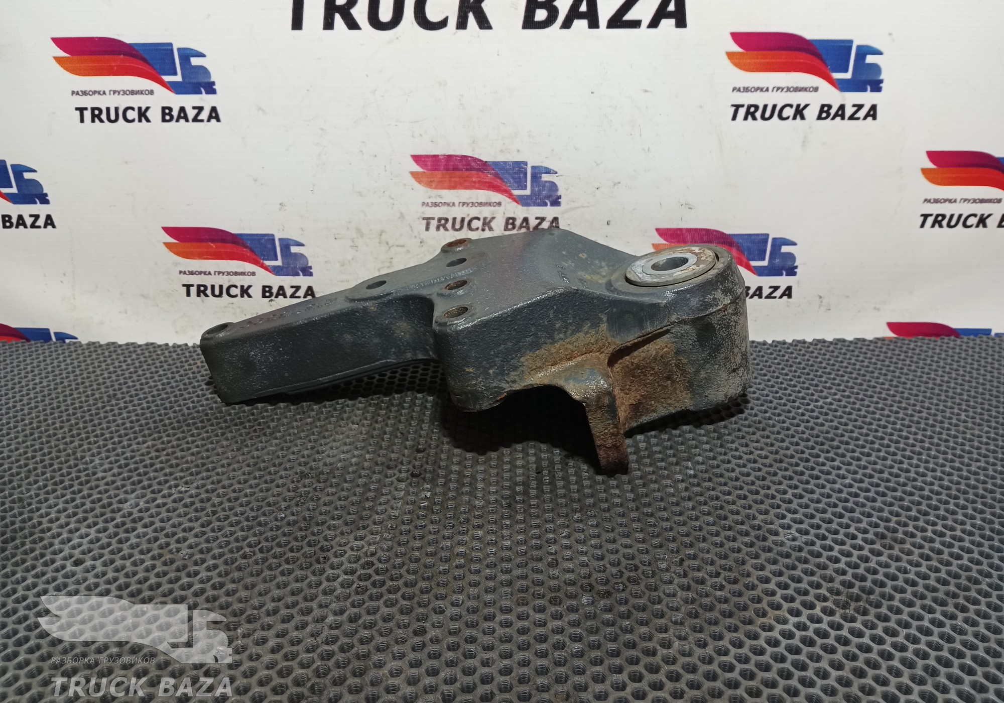 21575593 Кронштейн рессоры передней левый для Renault T