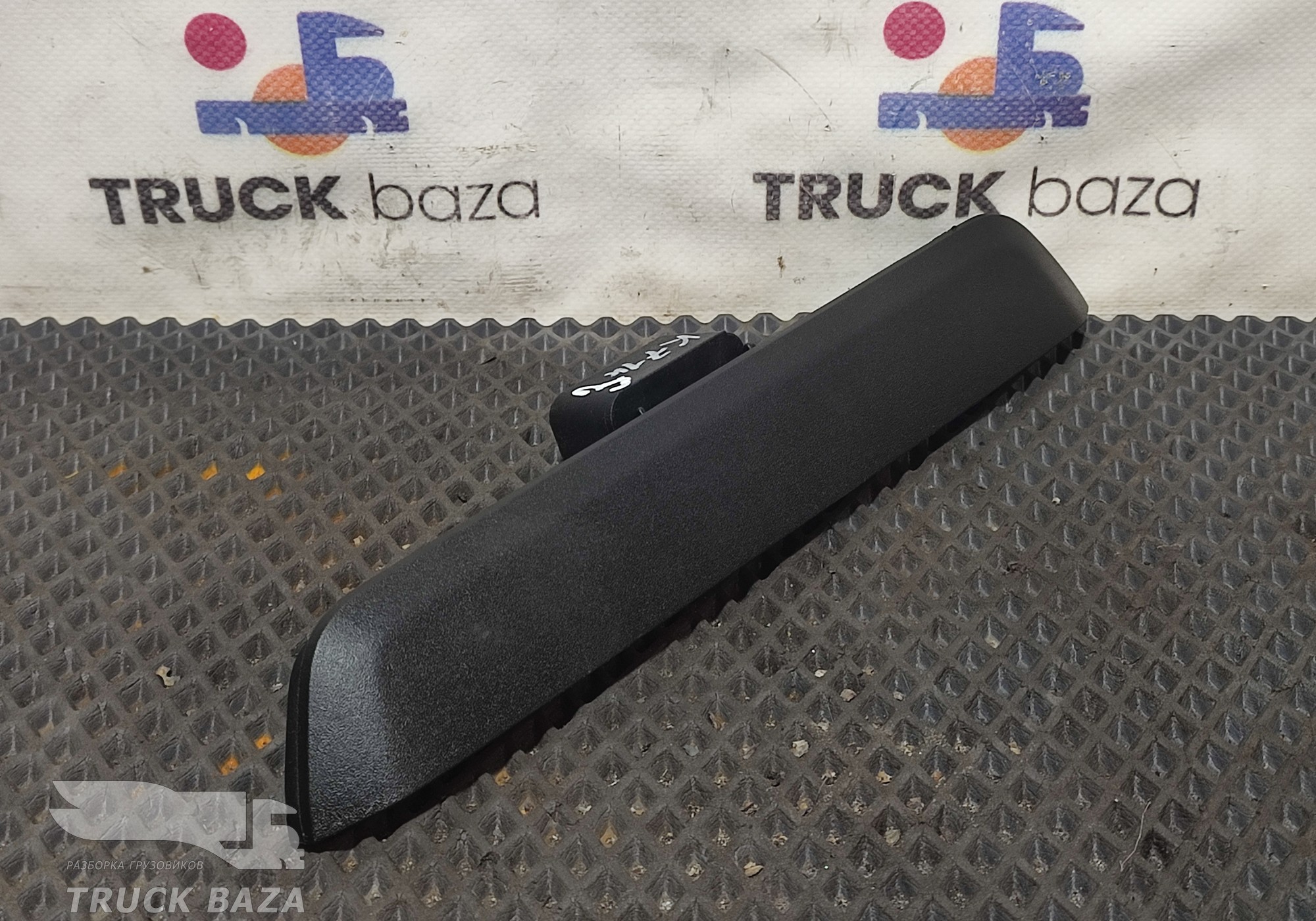 549018213412 Накладка бардачка в сборе для КАМАЗ 54901