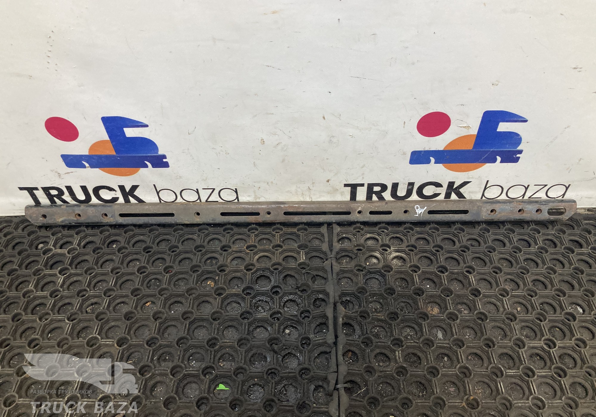 1849249 Кронштейн радиатора