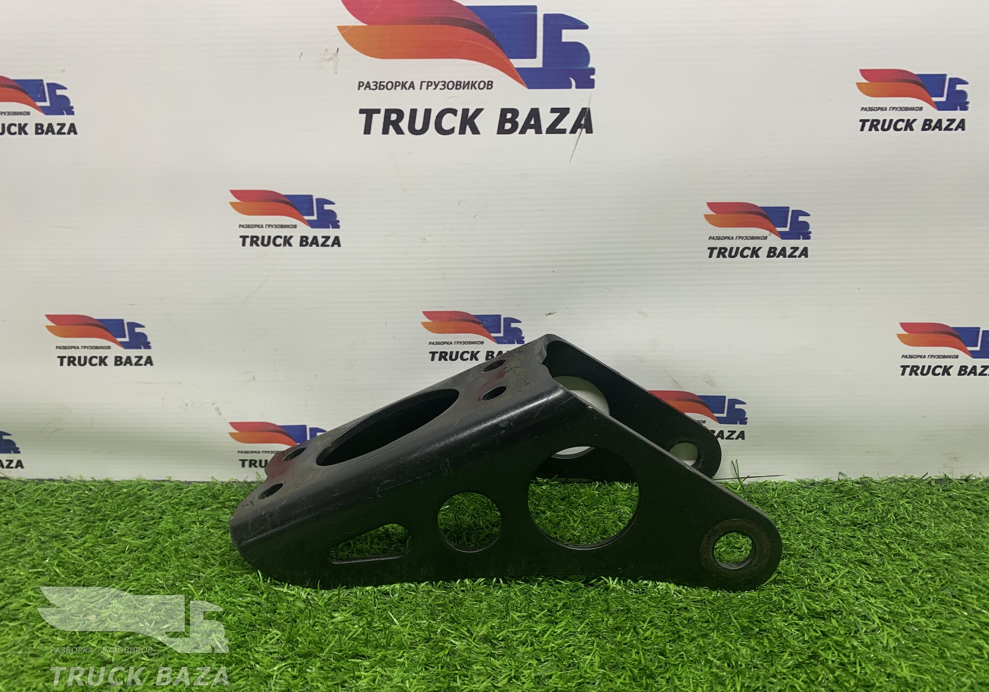 81437400195 Кронштейн амортизатора переднего