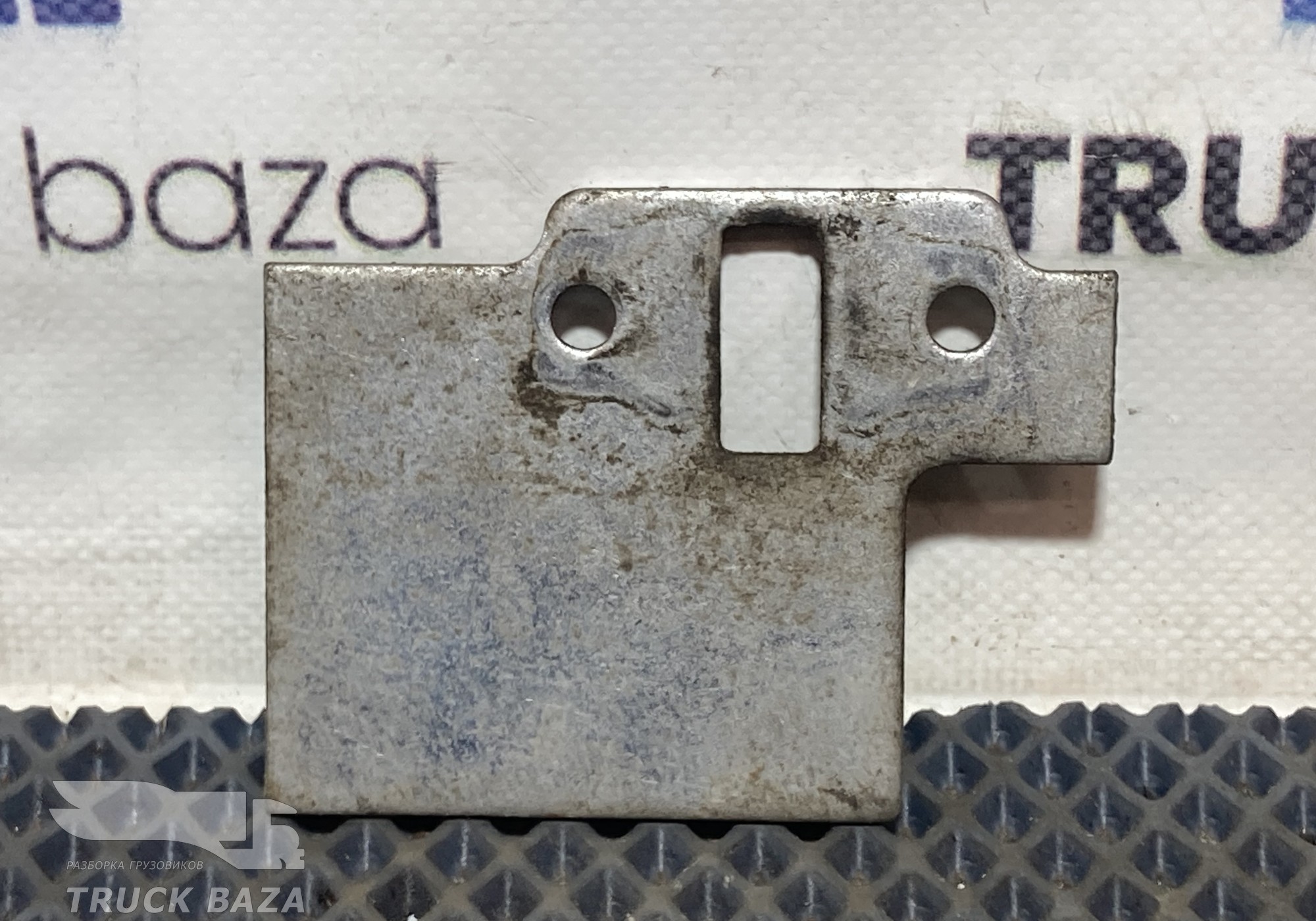 1333580 Кронштейн ограничителя двери для Daf XF105 (с 2005)