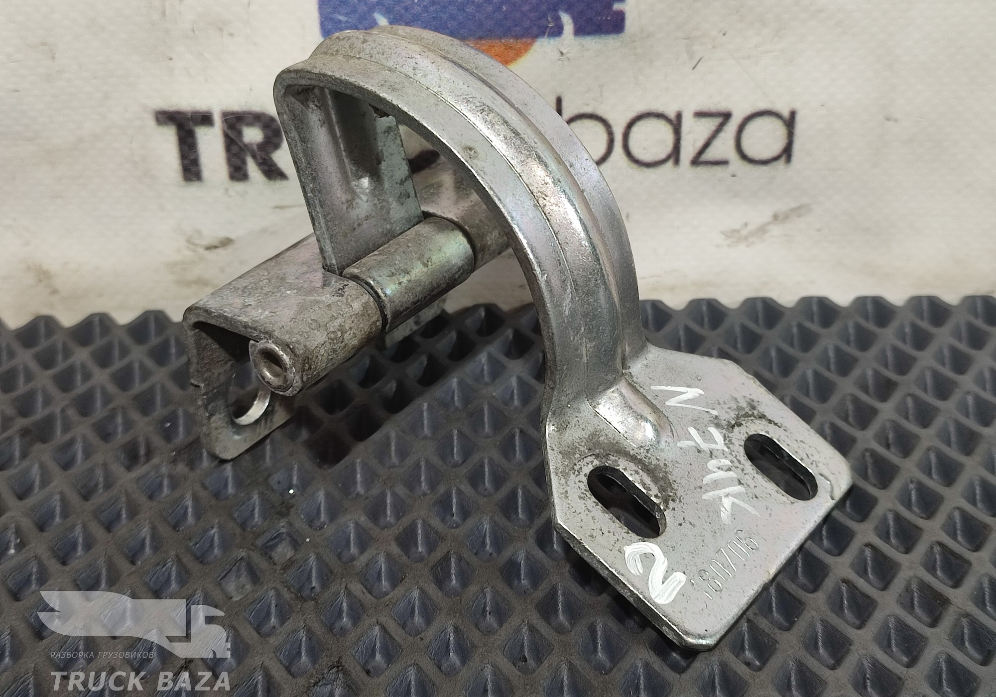 81972010332 Петля крышки инструментального ящика для Man TGS II (с 2012)