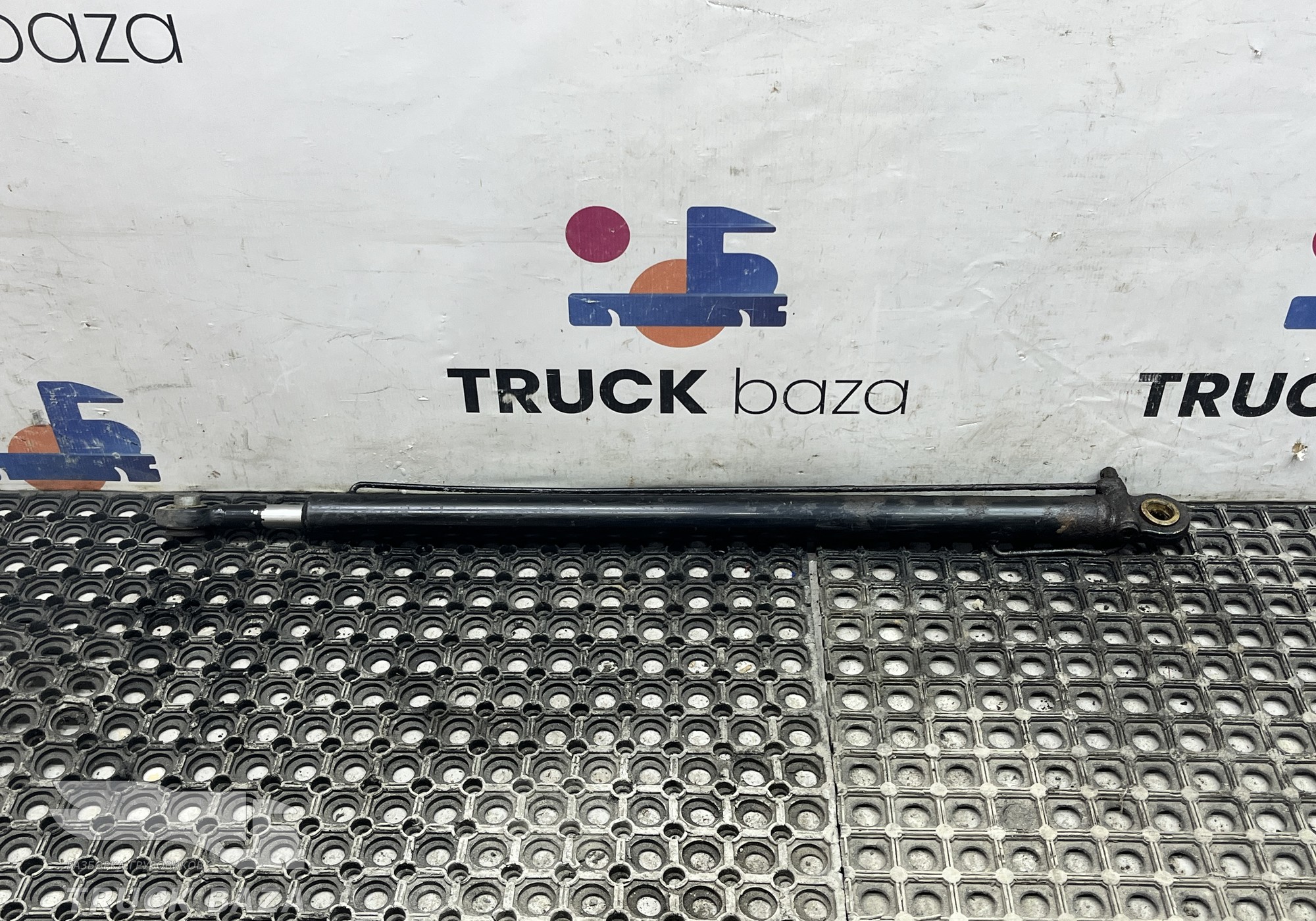 81417236010 Цилиндр подъема кабины для Man TGA (с 2000 по 2007)