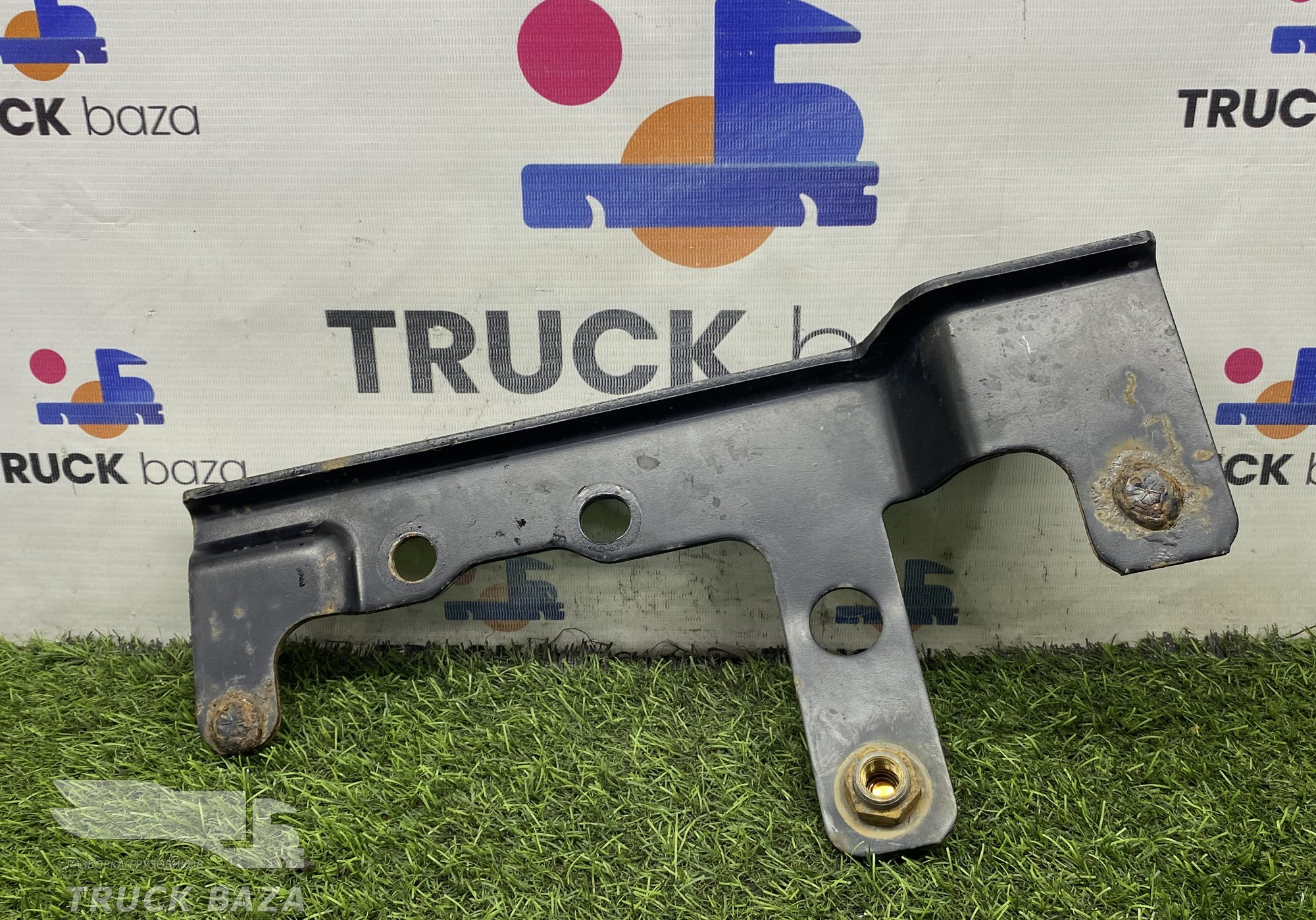 549018416310 Кронштейн бампера правый для КАМАЗ 54901