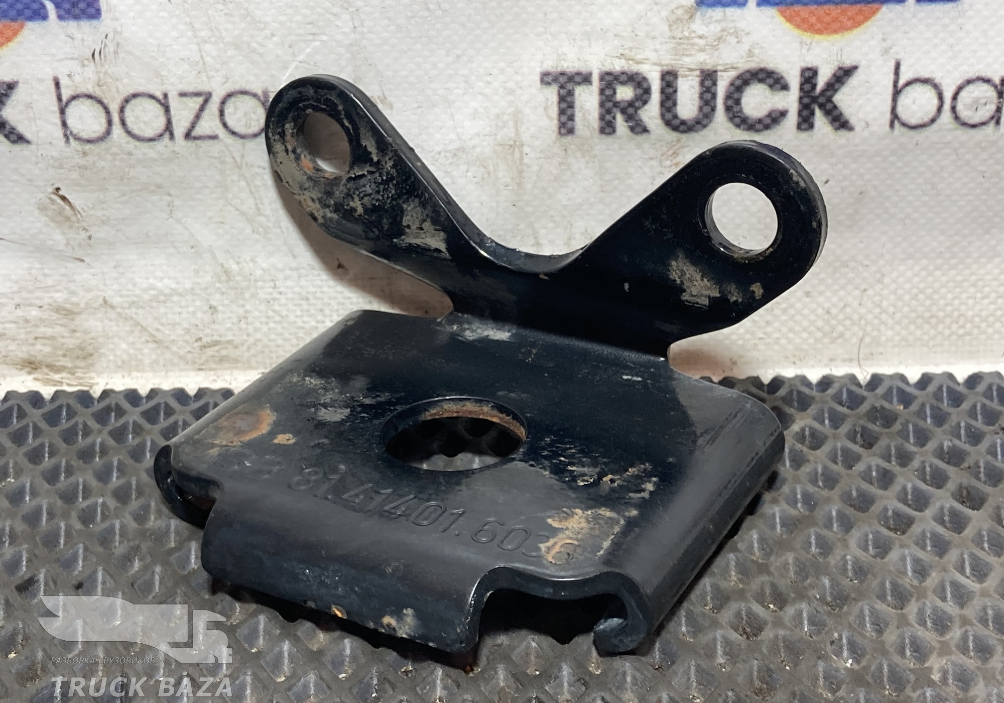 81414016036 Кронштейн отбойника рессоры для Man TGX