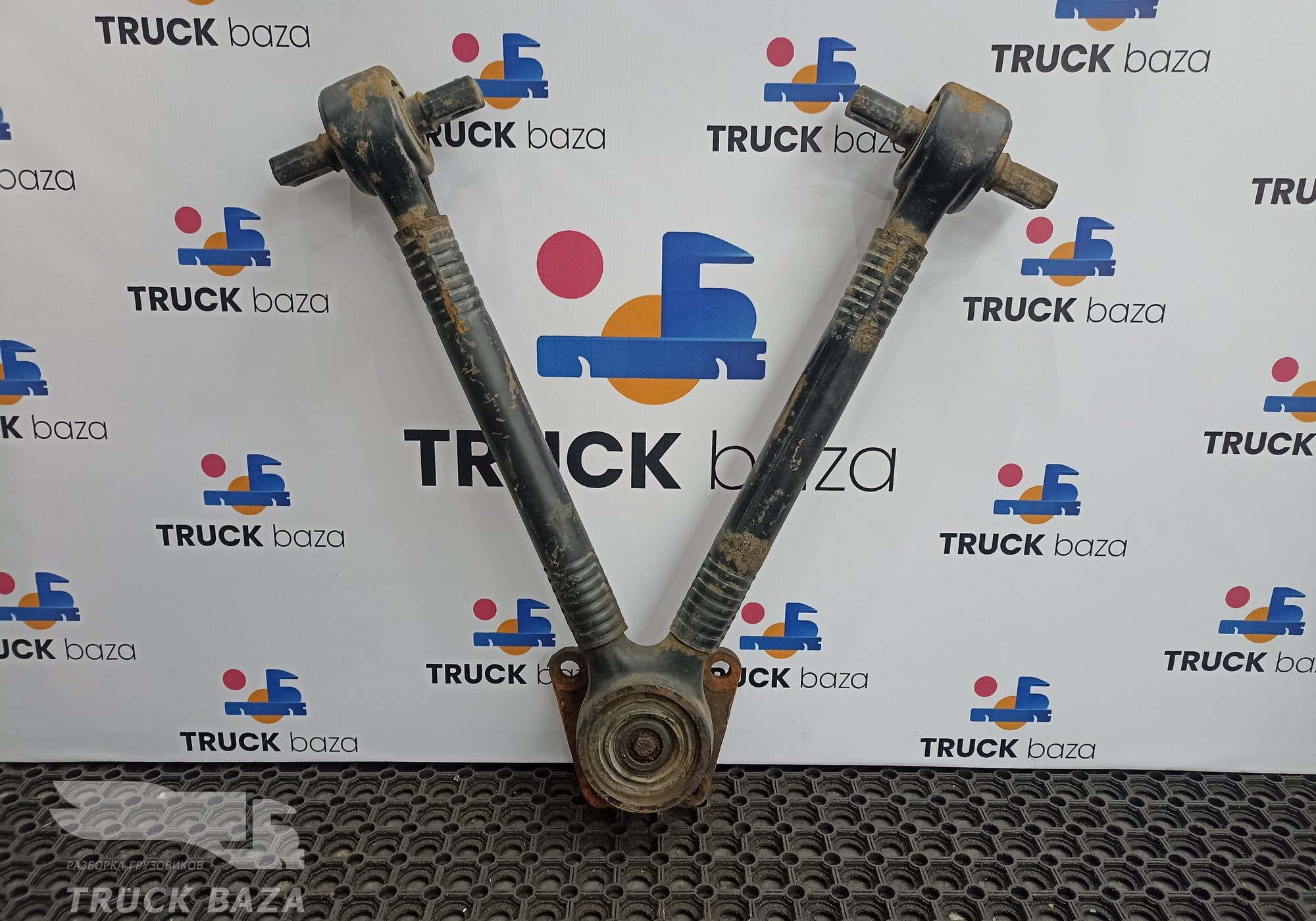 1817808 Тяга реактивная V-образная для Daf 95