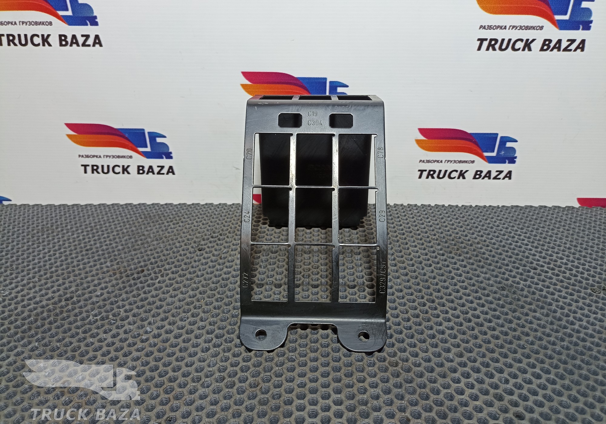 1765452 Кронштейн торпедо для Scania 5-series G (с 2004 по 2016)