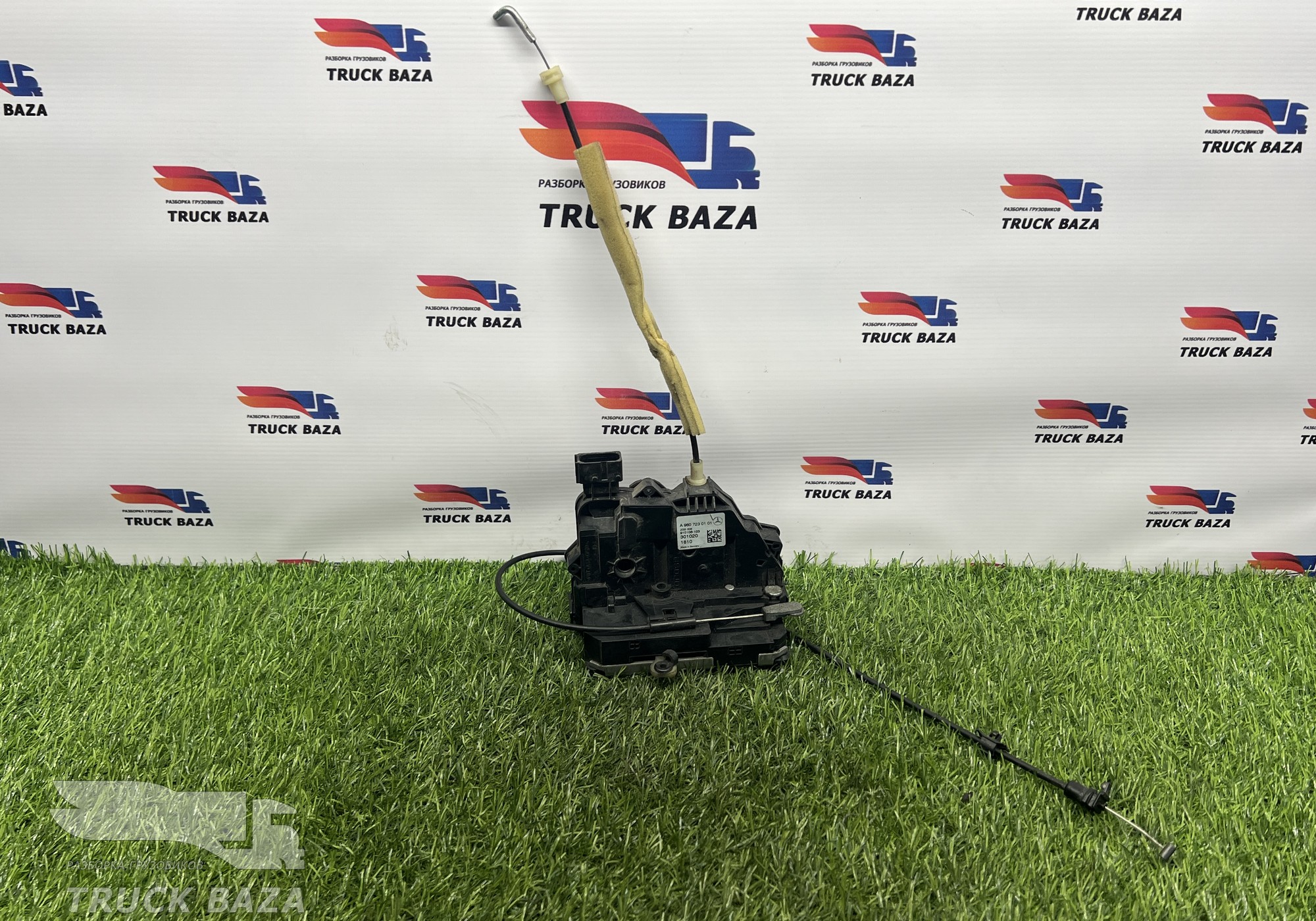 A9607230101 Замок двери правой