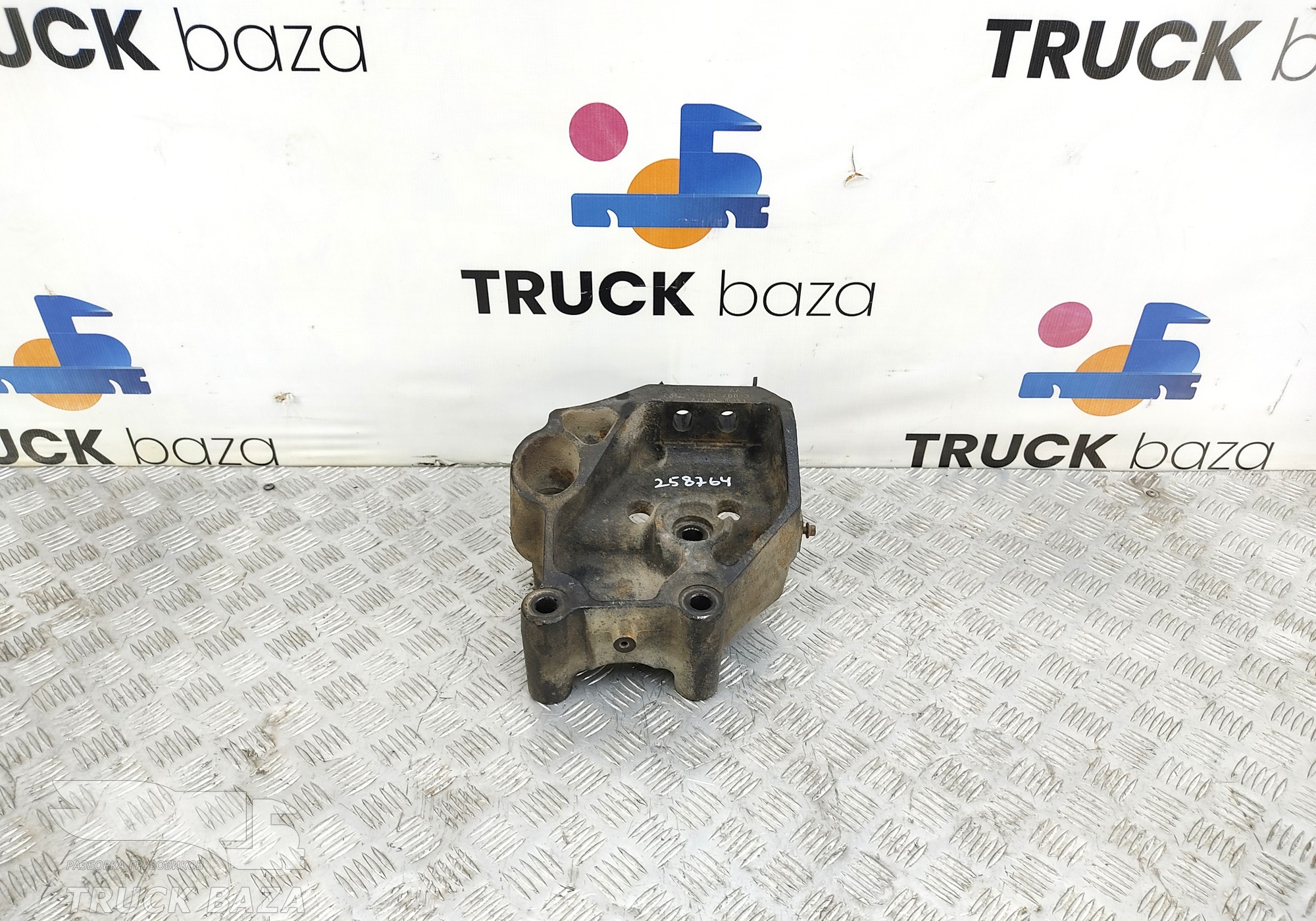 JC466028AA Кронштейн двигателя передний правый для Ford F-MAX (с 2018)