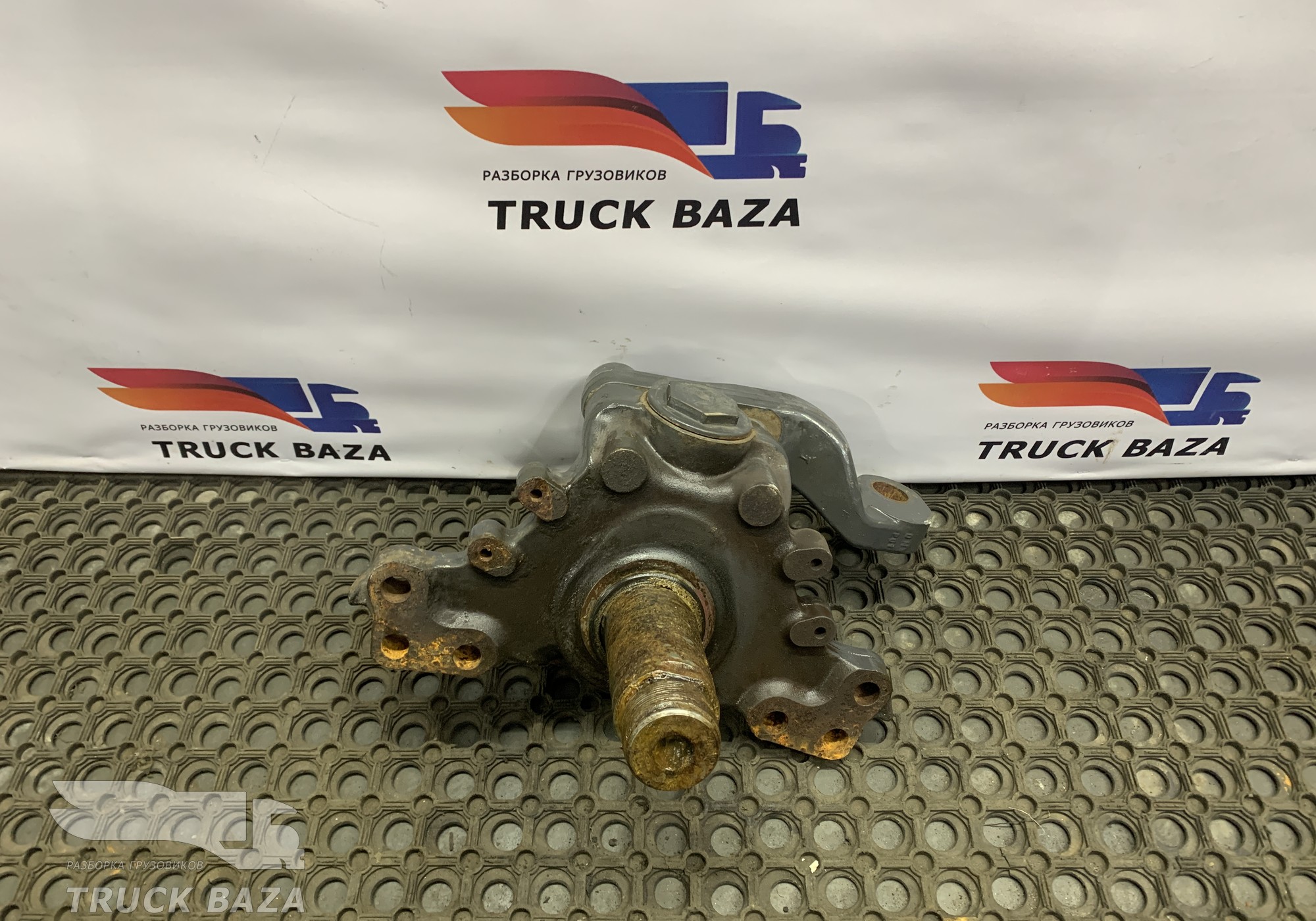 20543284 Кулак поворотный