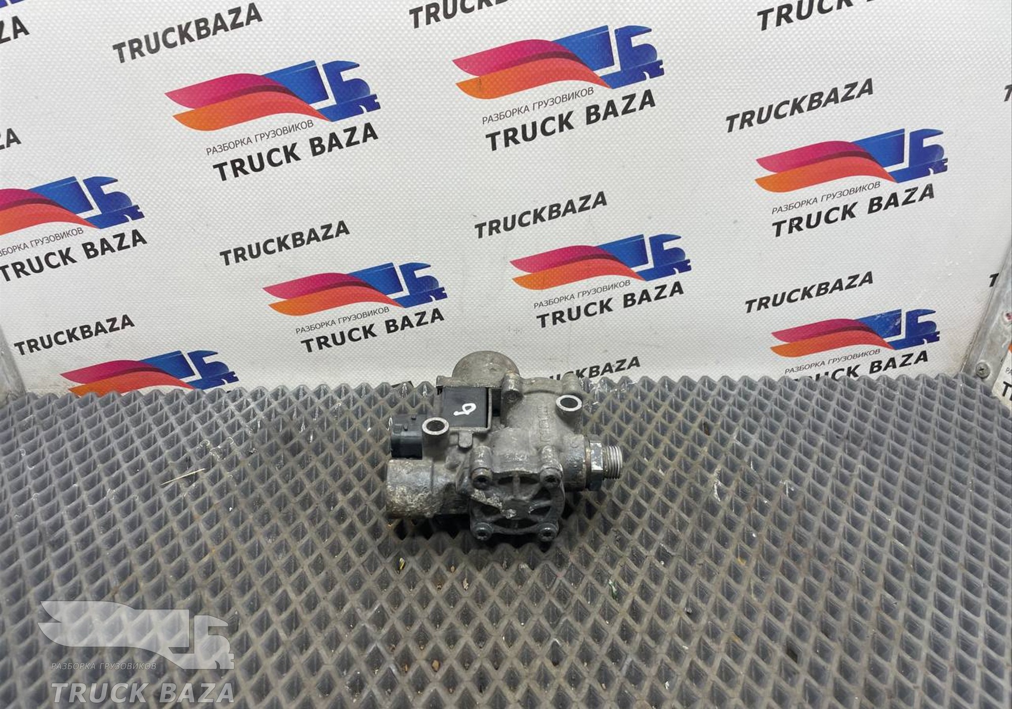 1808335 кран ABS для Daf XF106 (с 2012)