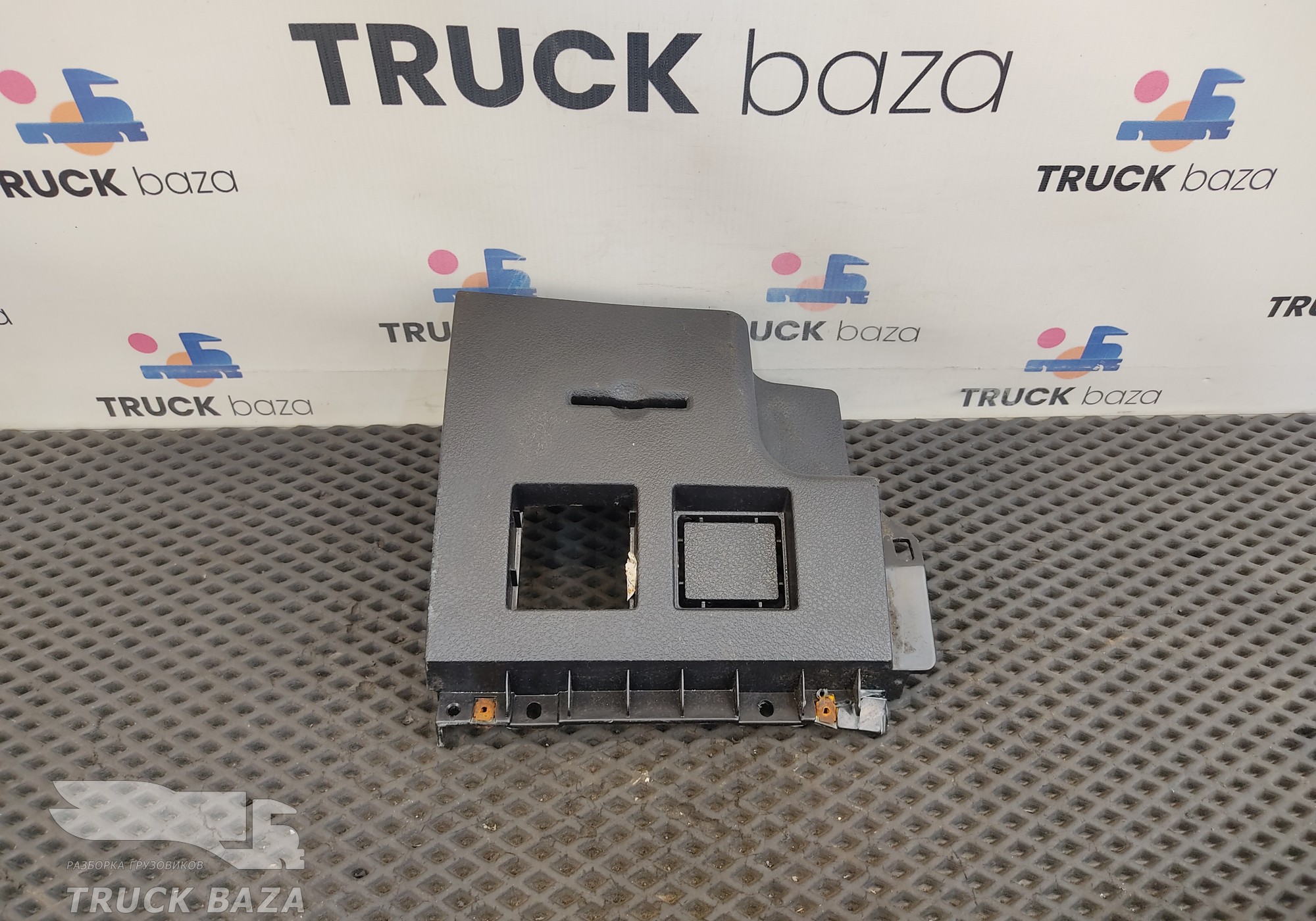 DZ14251160260 Накладка торпедо для Shacman X3000 (с 2014)