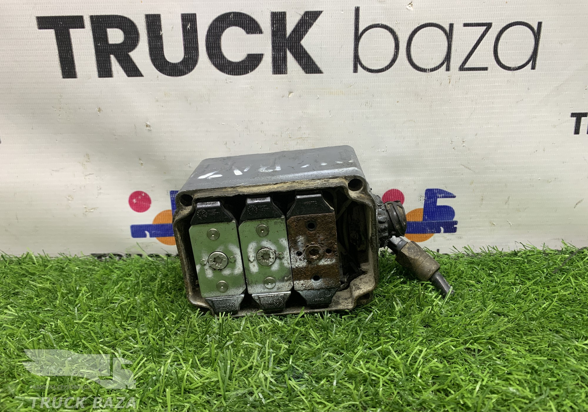 1493769 Блок клапанов КПП