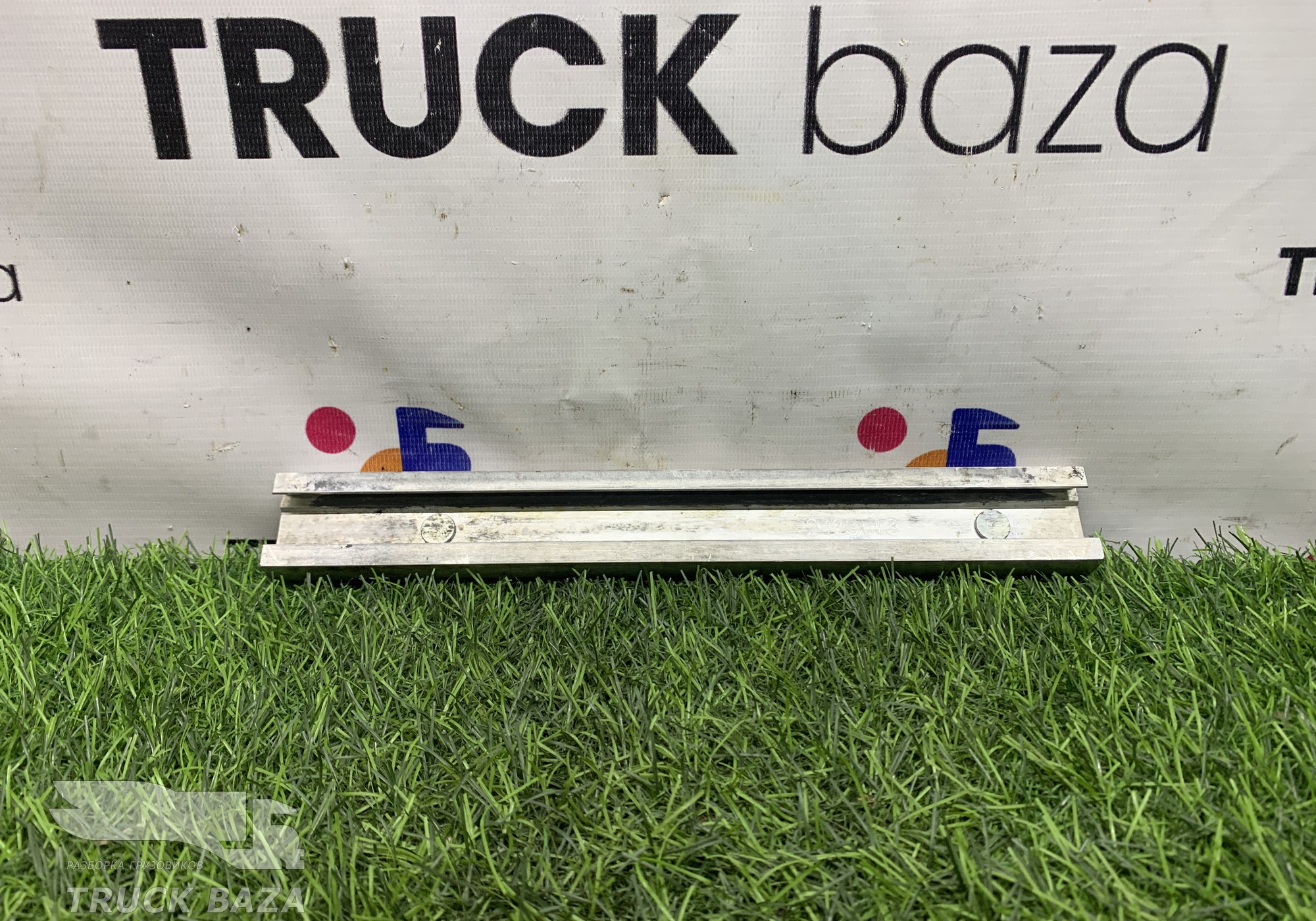 2423113 Направляющая стекла для Scania 4-series