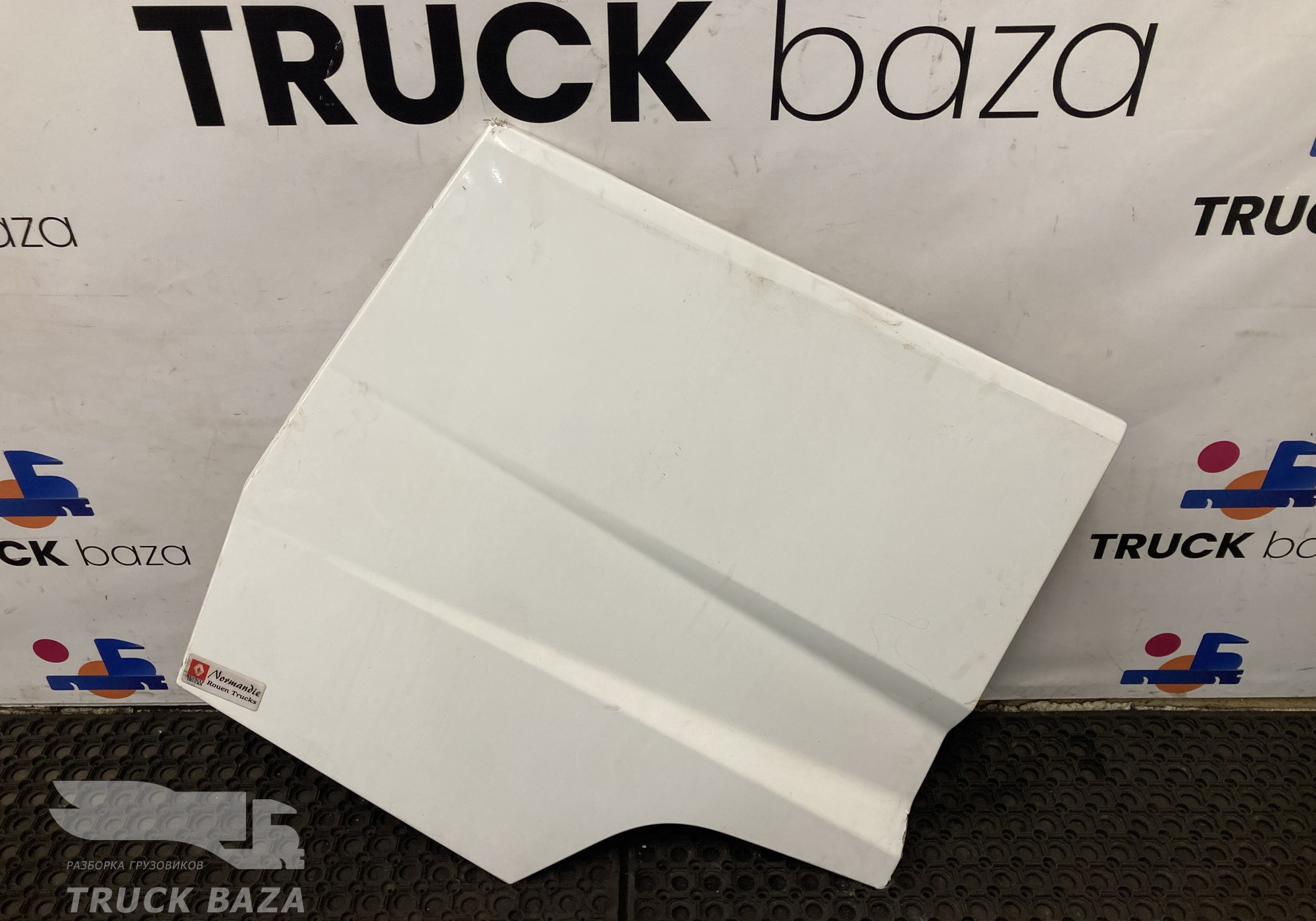 7482376484 Крышка инструментального ящика правого для Renault T (с 2013)