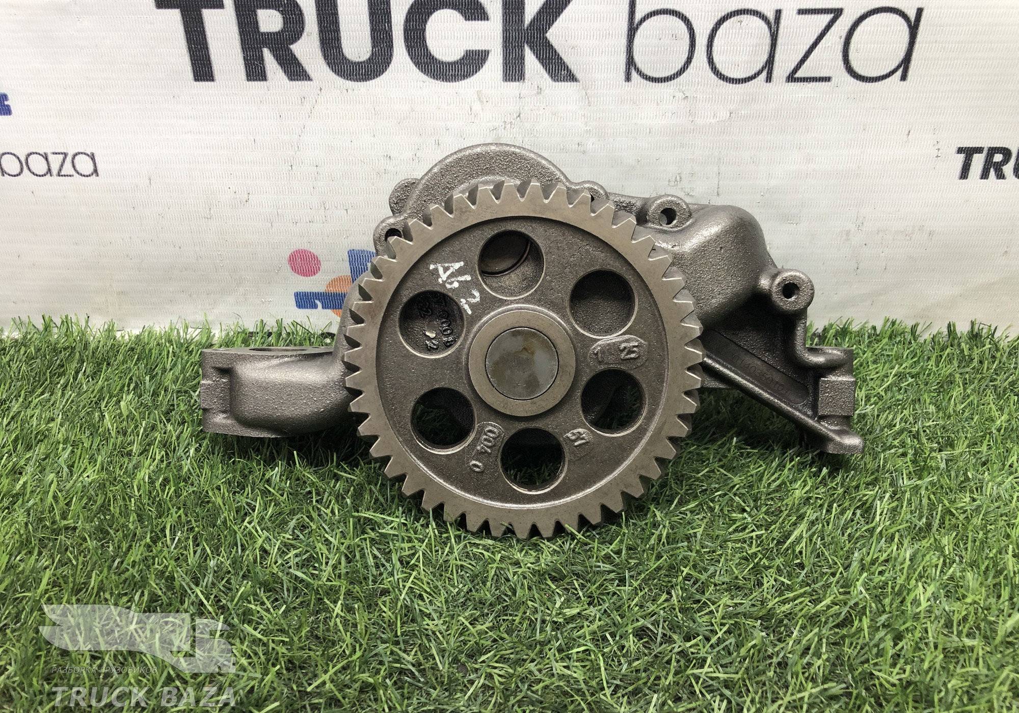 5411800301 Насос масляный