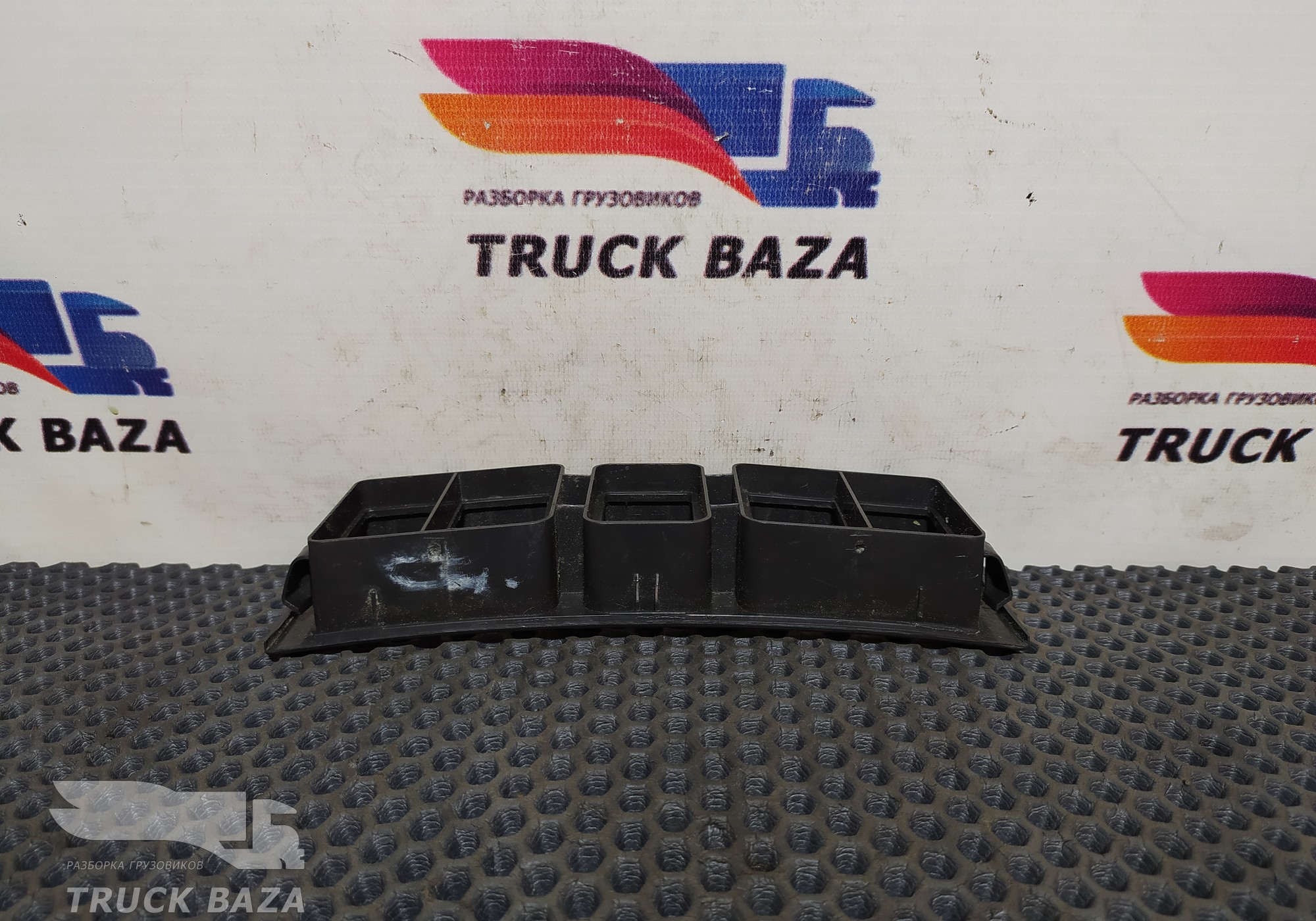 3175616 Рамка кнопок для Volvo