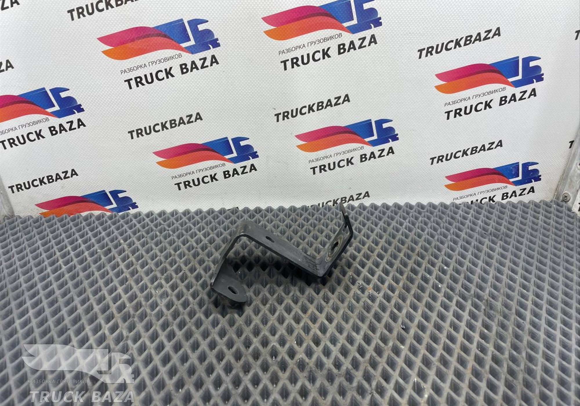 JC469K337AA Кронштейн топливной трубки для Ford F-MAX (с 2018)