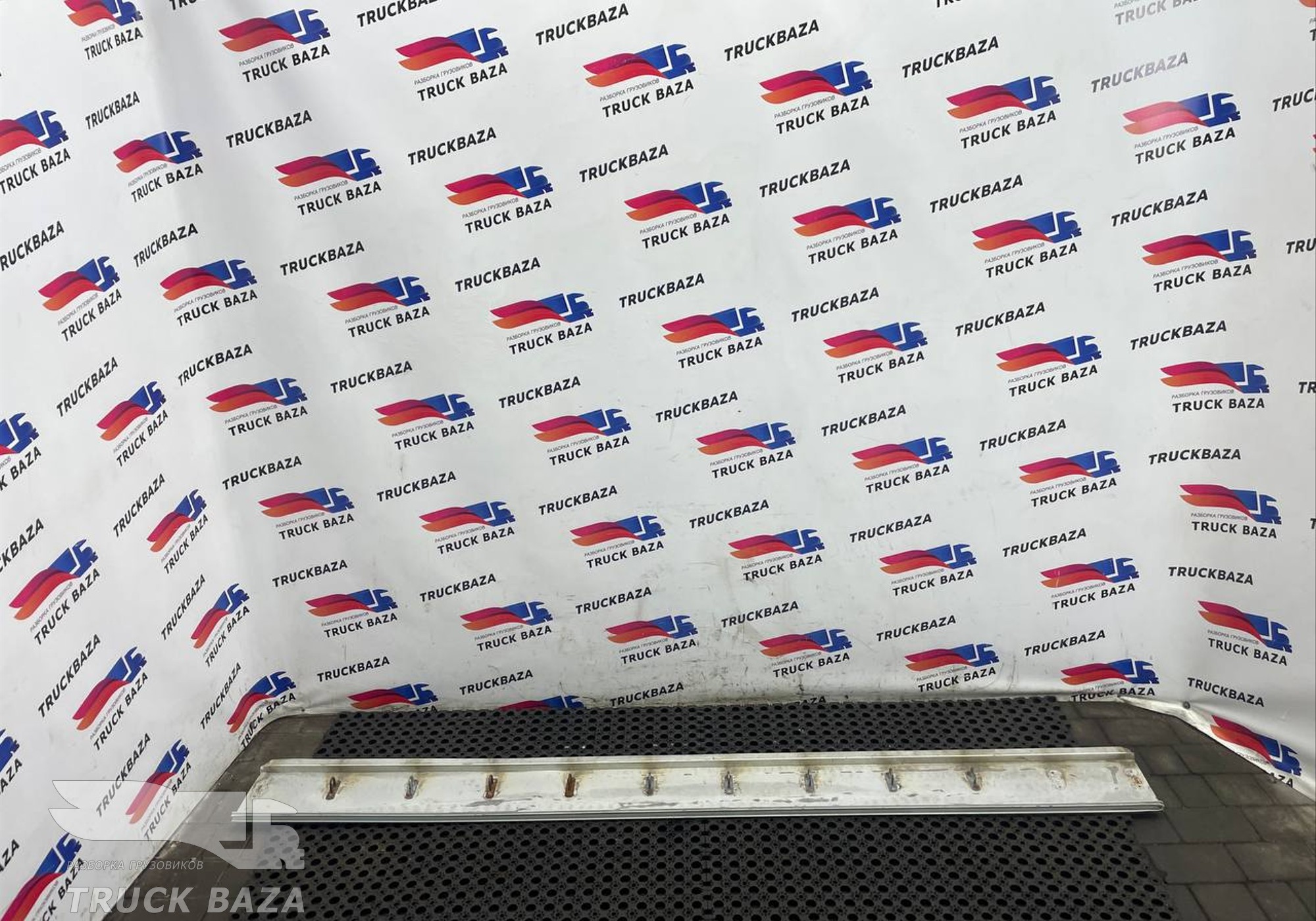 16796718 Профиль бокового борта средний для Полуприцепы Koegel