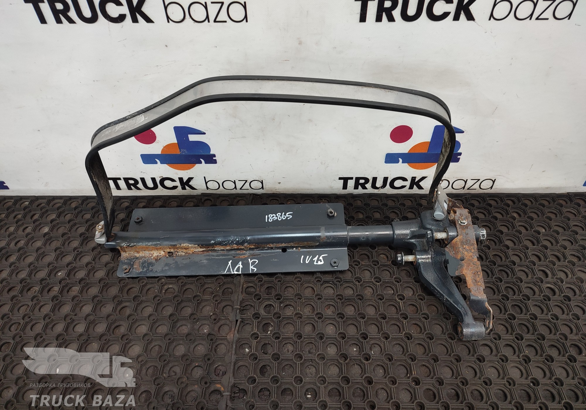 41297932 Кронштейн бака AdBlue для Iveco Stralis