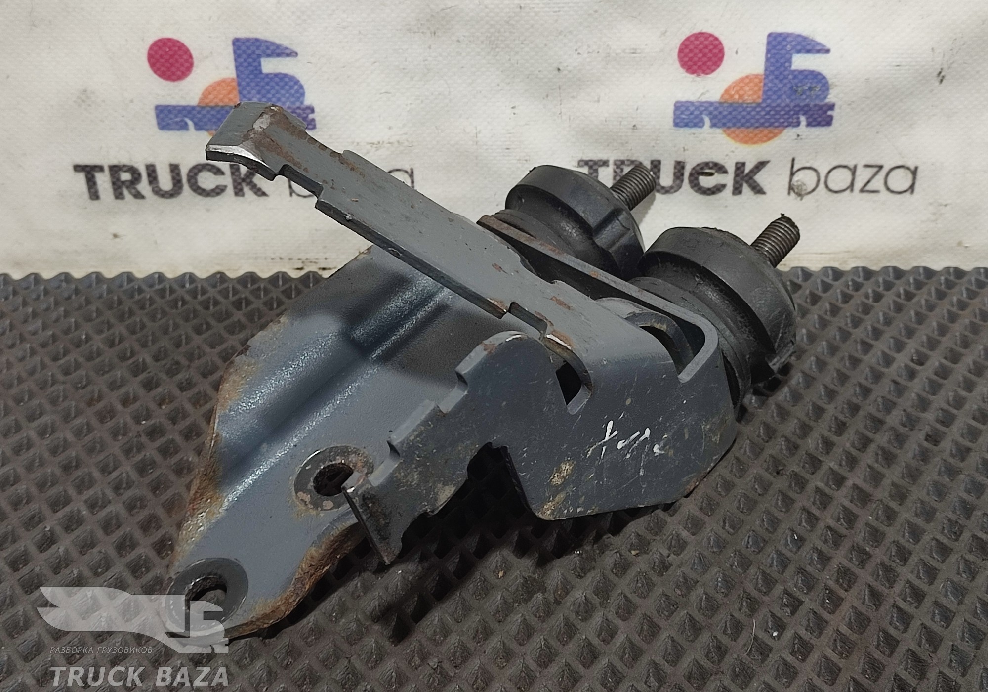 0221438 Кронштейн радиатора охлаждения для Daf XF105 (с 2005)