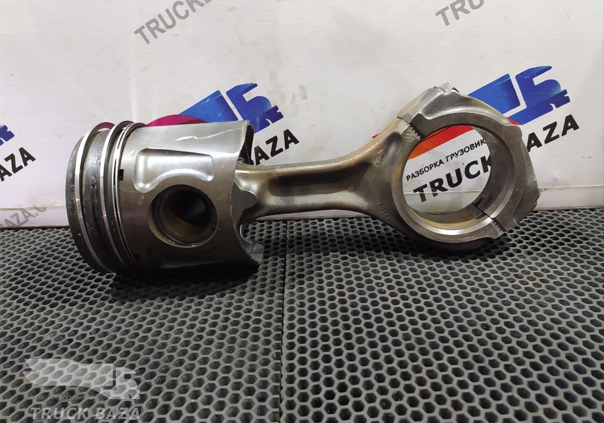 500380393 Поршень c шатуном для Iveco EuroTech