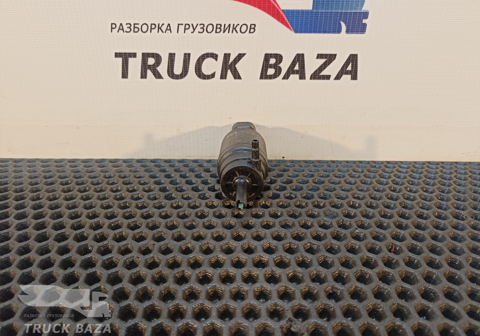 500304249 Насос стеклоомывателя для Iveco Stralis II Hi-Way (с 2012)