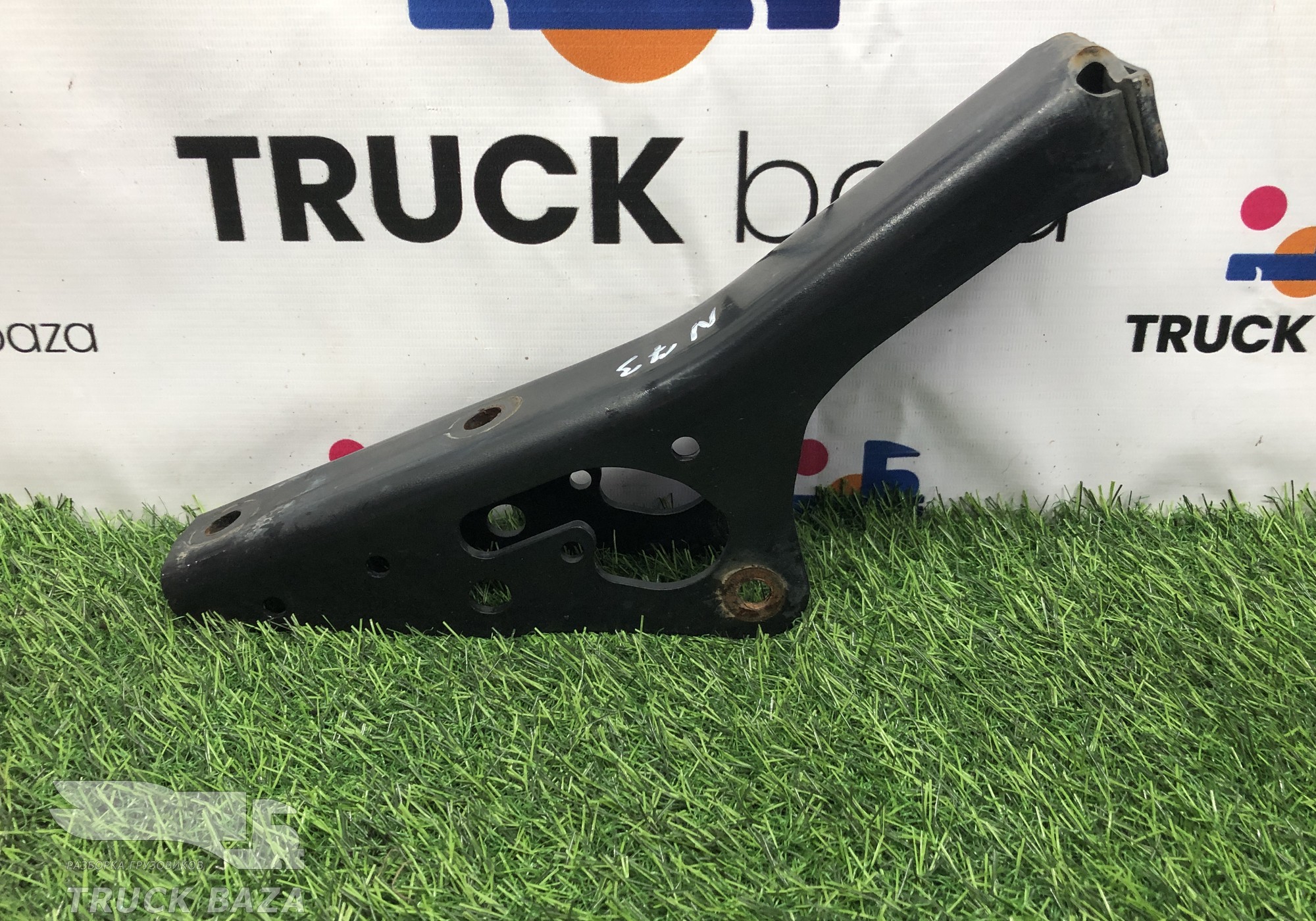 81417010092 Кронштейн подушки кабины передний для Man