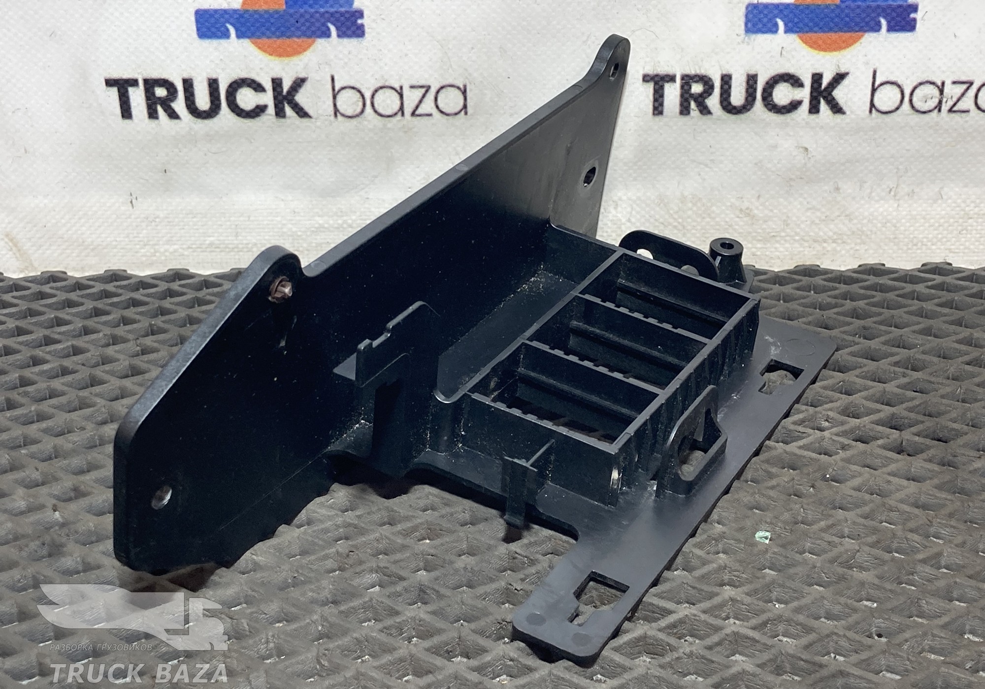 82245992 Короб проводки для Volvo FH 4 (с 2012)