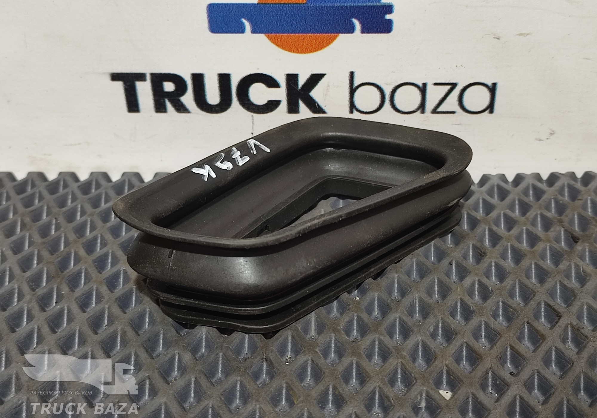 82243749 Накладка салона для Volvo FH 4 (с 2012)