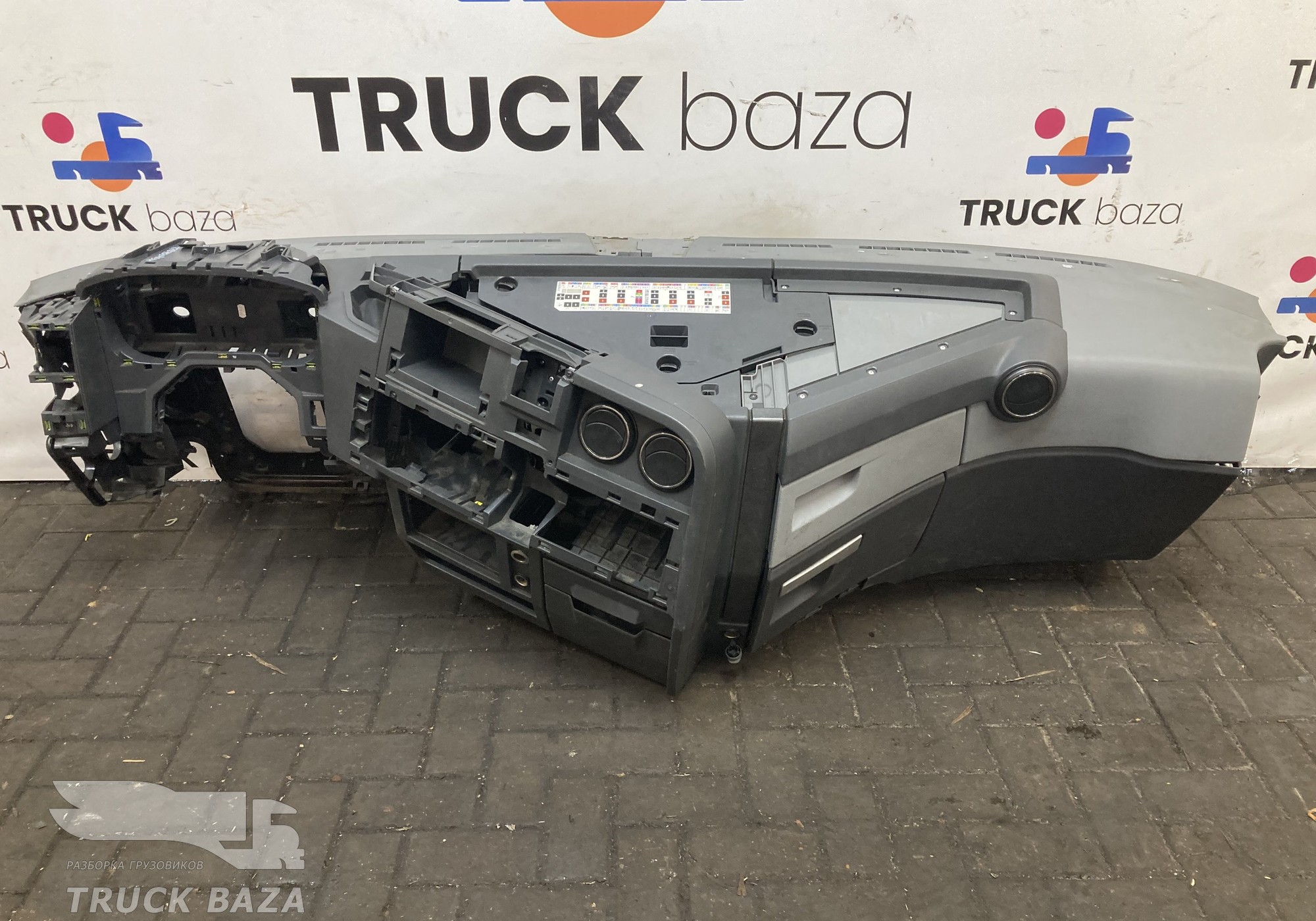 7484527808 Торпедо нижняя в сборе для Renault T (с 2013)