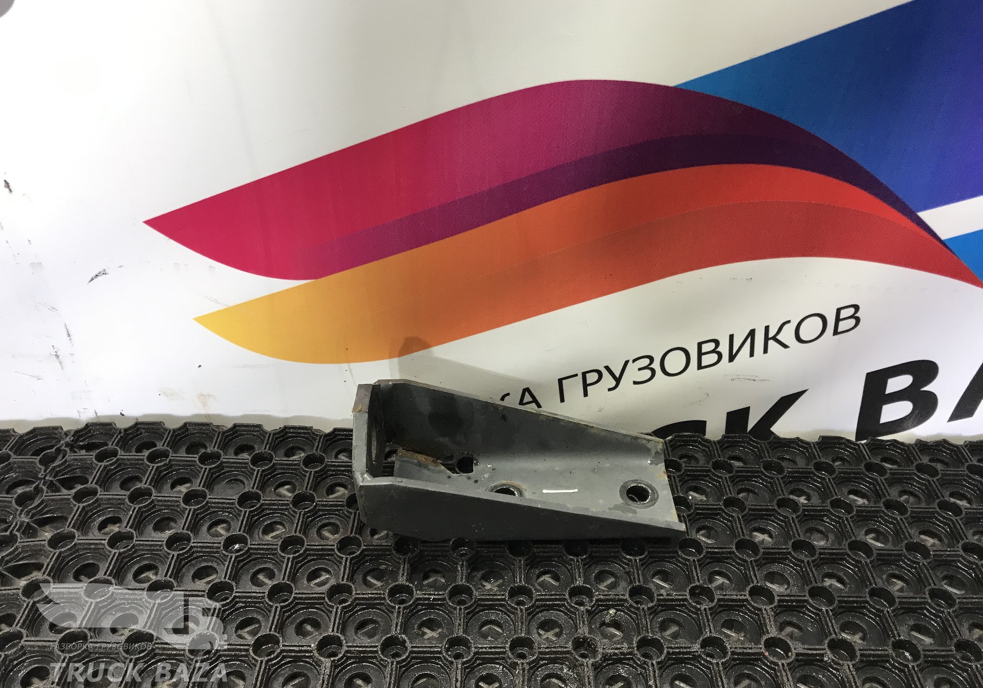1437841 Кронштейн амортизатора переднего верхний для Daf CF II (с 2006 по 2013)